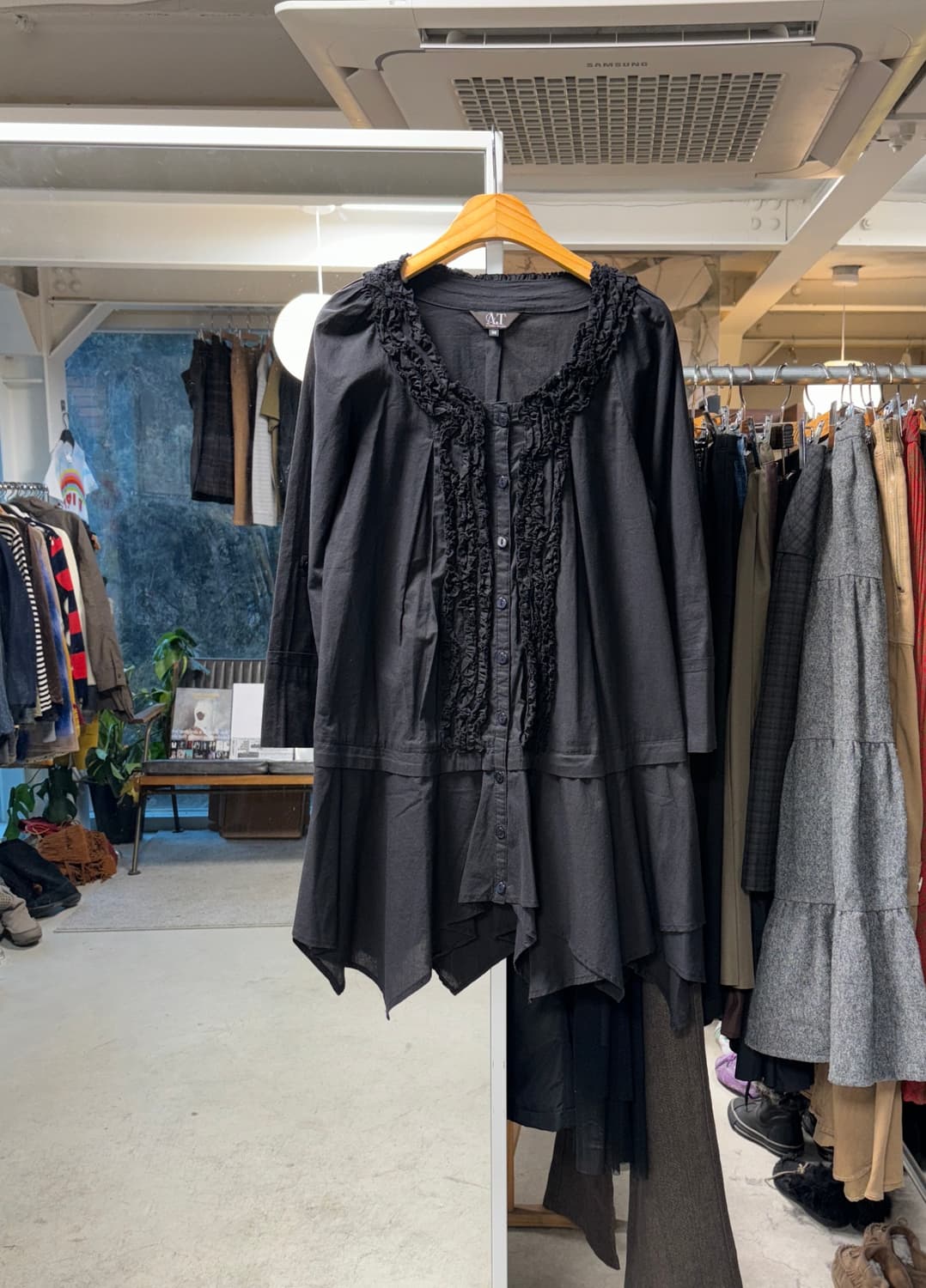 아츠로 타야마 프릴 블라우스 상품이미지1