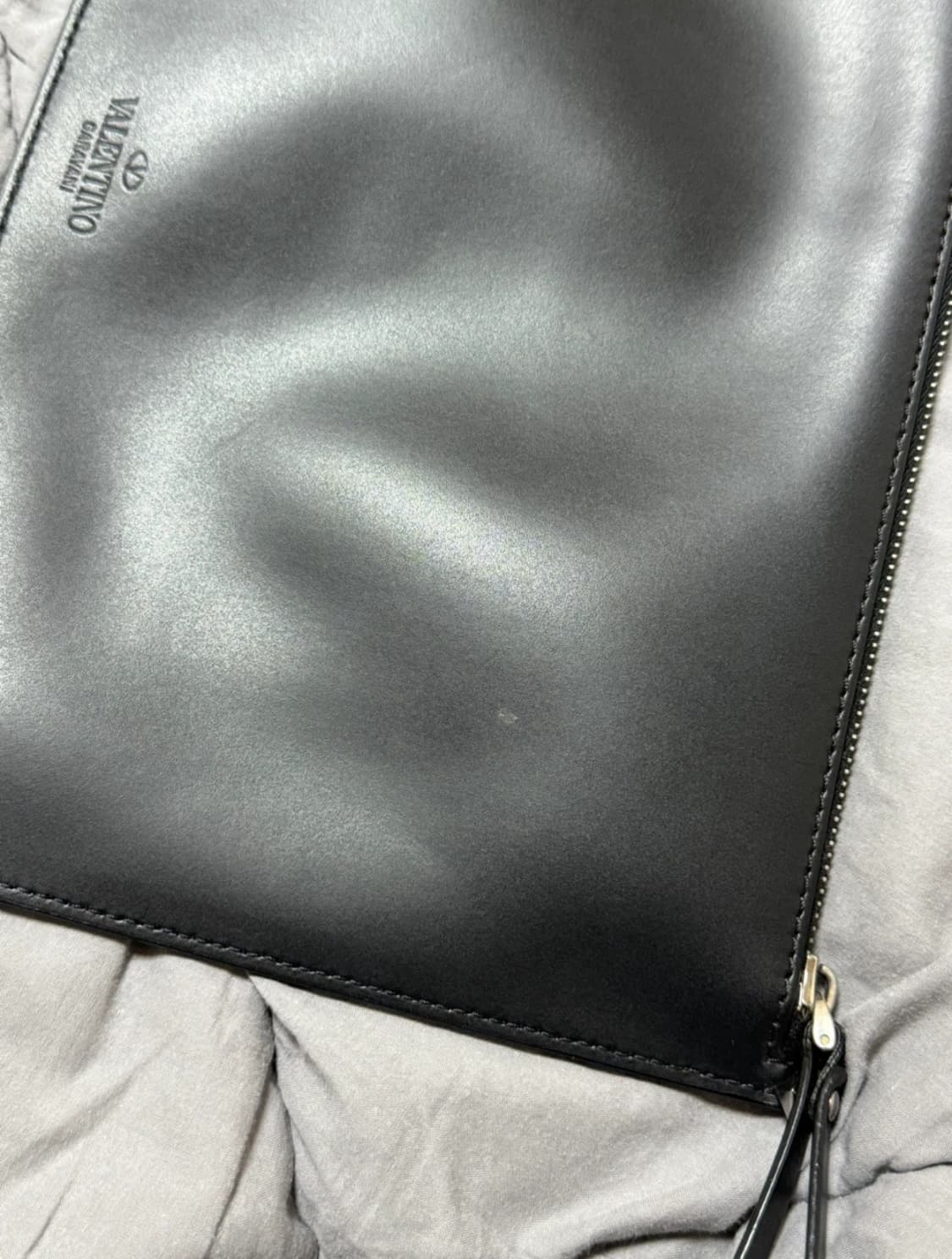 발렌티노 VLTN 로고 레더 클러치 블랙 Valentino 상품이미지3