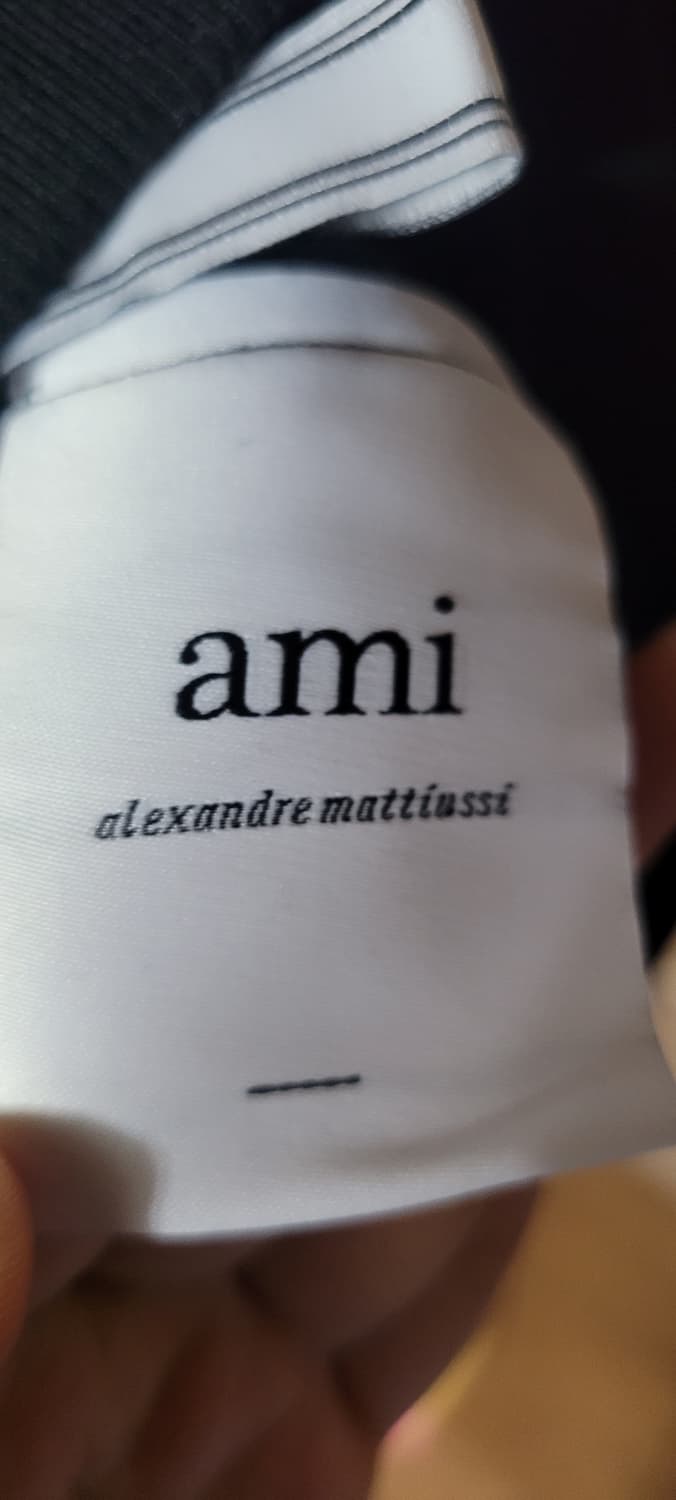 (남성105-110사이즈) 아미 로고 선명한 블랙 맨투맨(기모) 상품이미지8