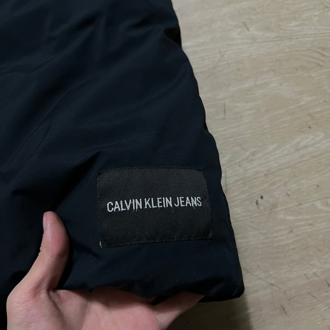 캘빈클라인 진스 덕다운 와펜 후드 롱패딩 점퍼 [다크 네이비] M/95 상품이미지4