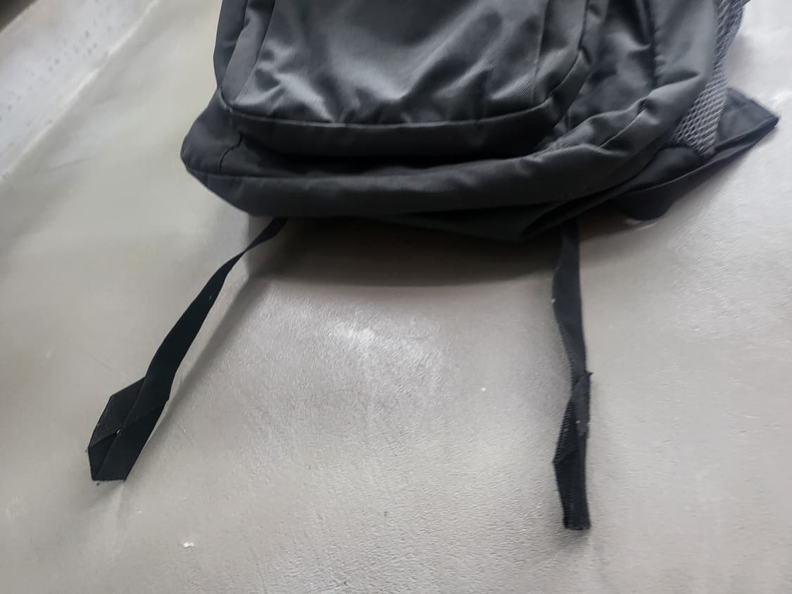 잔스포츠 백팩 회색 가방 상품이미지4