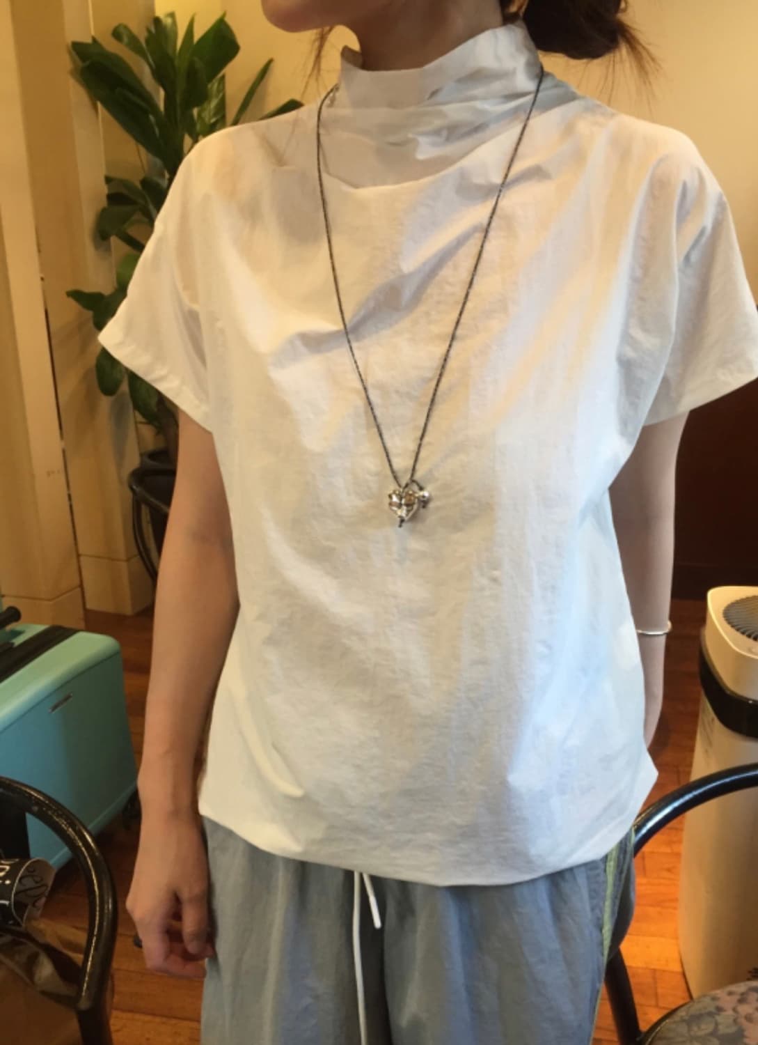 half neck nylon blouse 상품이미지1