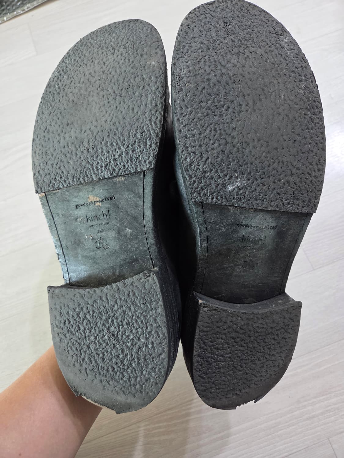 킨치 647 265사이즈 팝니다 상품이미지3