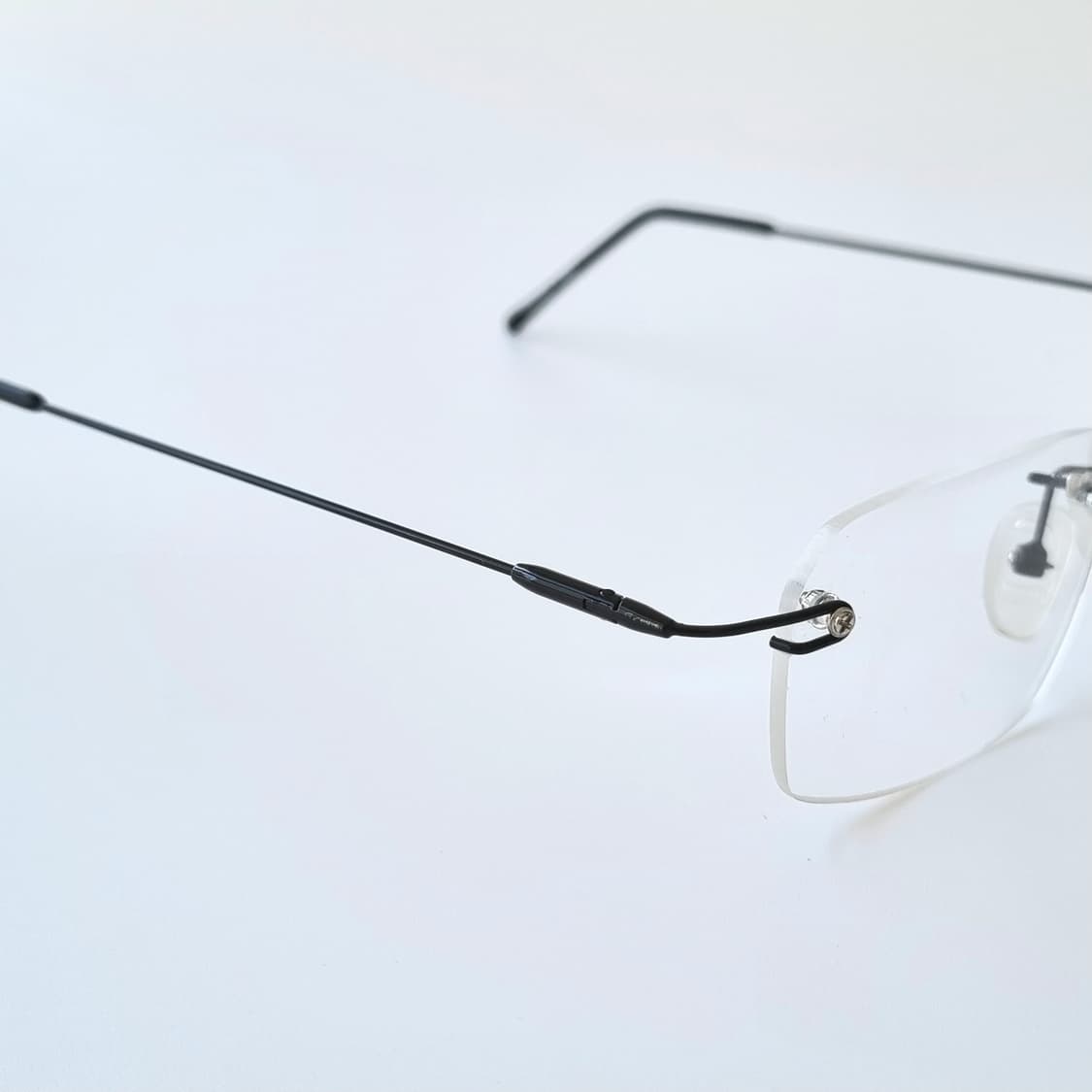 데드스탁 초경량 지적인 무드 안티-알러지 무테 안경   632 상품이미지8