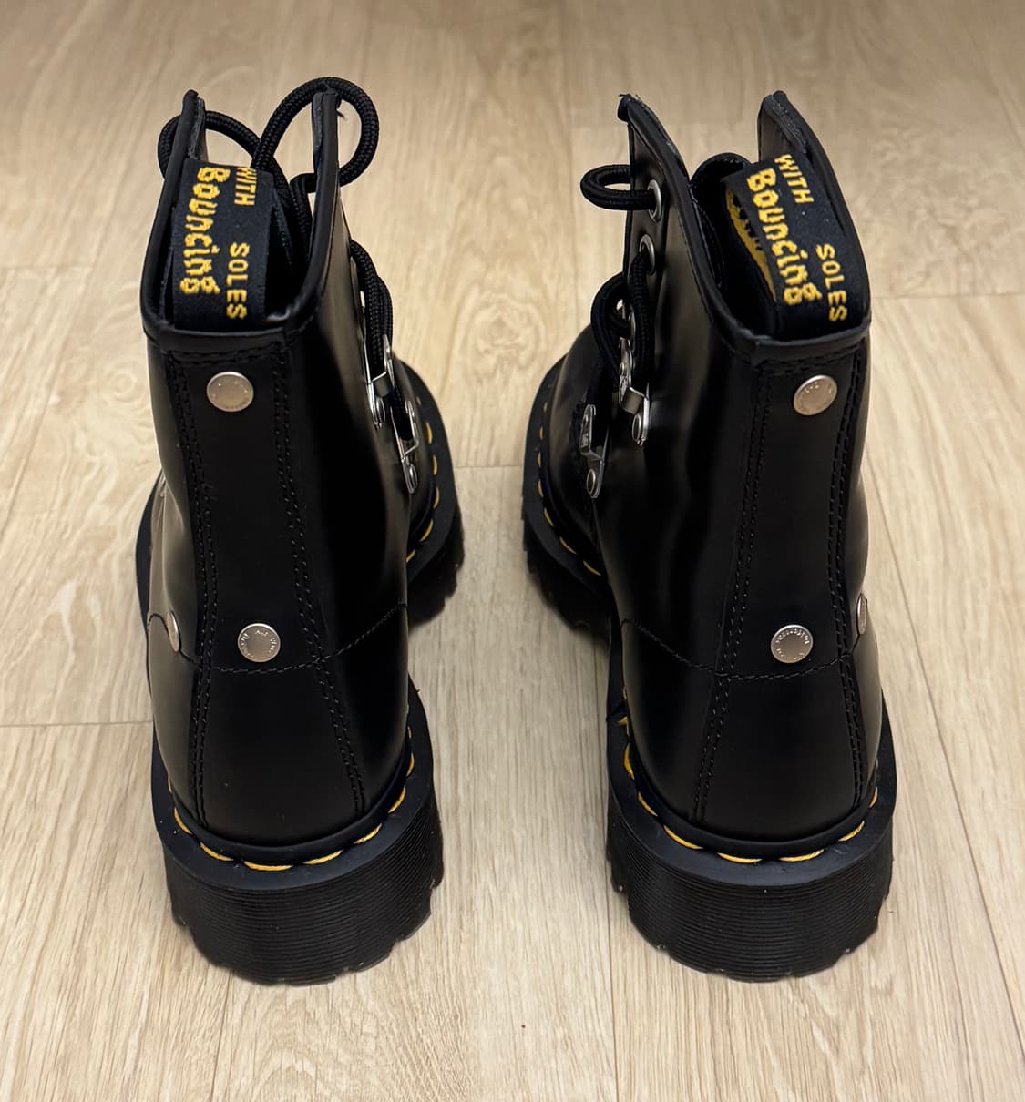 Dr.Martens 1460 BEX Stud 8-Eye Boots 상품이미지3