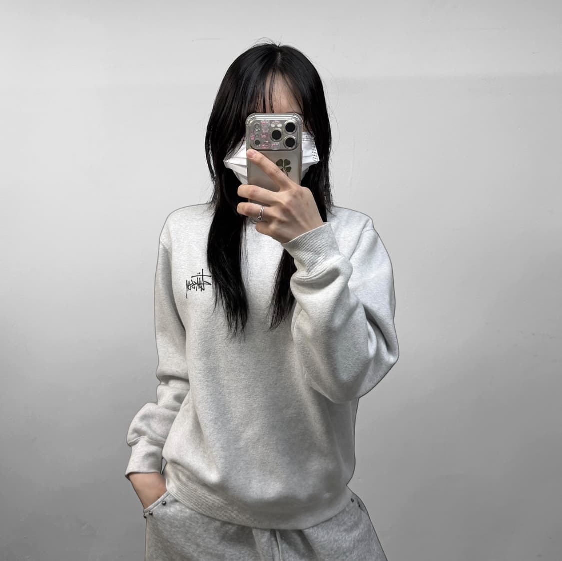 스투시 베이직 로고 크루넥 맨투맨 그레이 상품이미지1