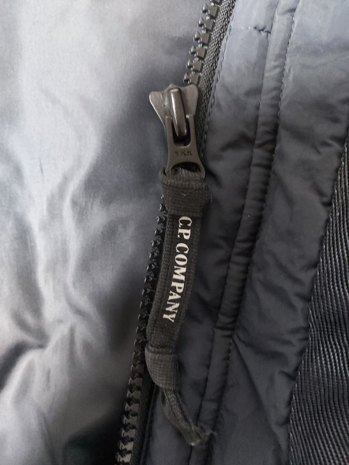 CP컴퍼니 고글 다운 후드 베스트 (105) 상품이미지5