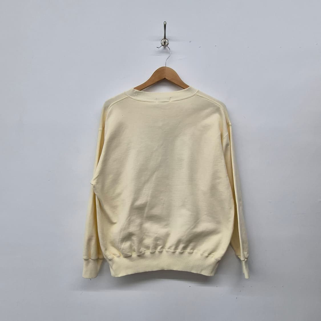 입생로랑 아이보리 자수 맨투맨 남녀공용 M 상품이미지6