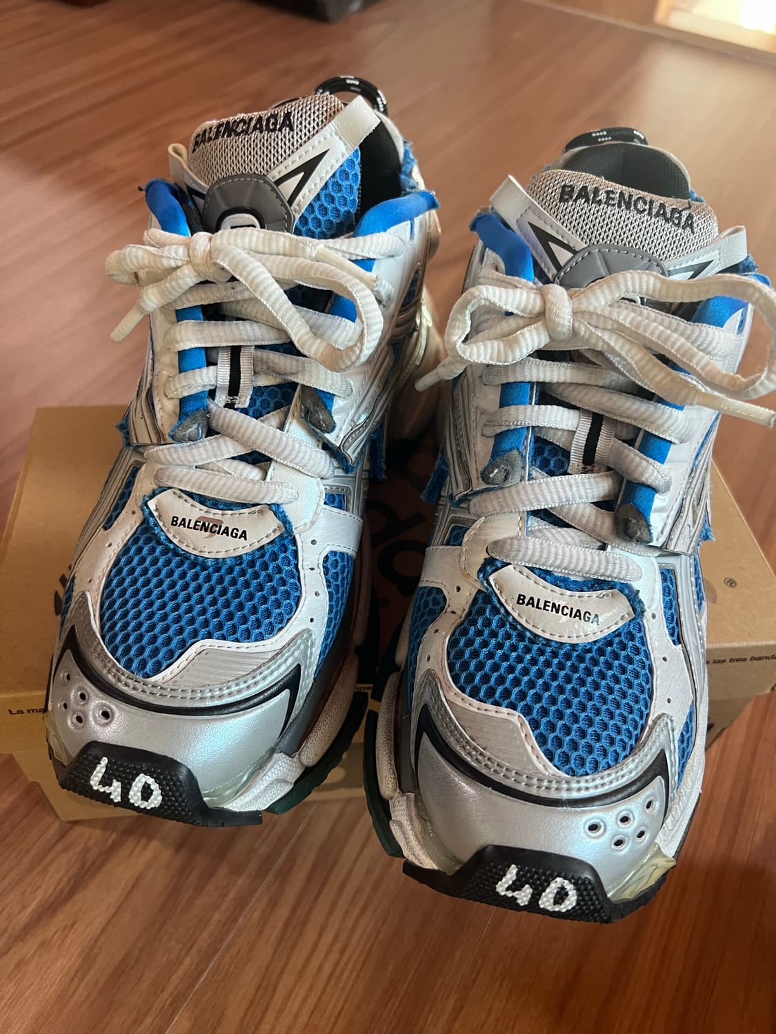 [40]발렌시아가 뉴러너 스니커즈 블루 화이트 상품이미지1