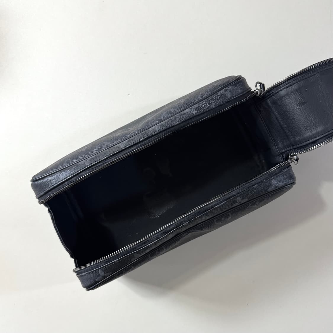 [정품/당일출고]루이비통 이클립스 돕키트 클러치 상품이미지6