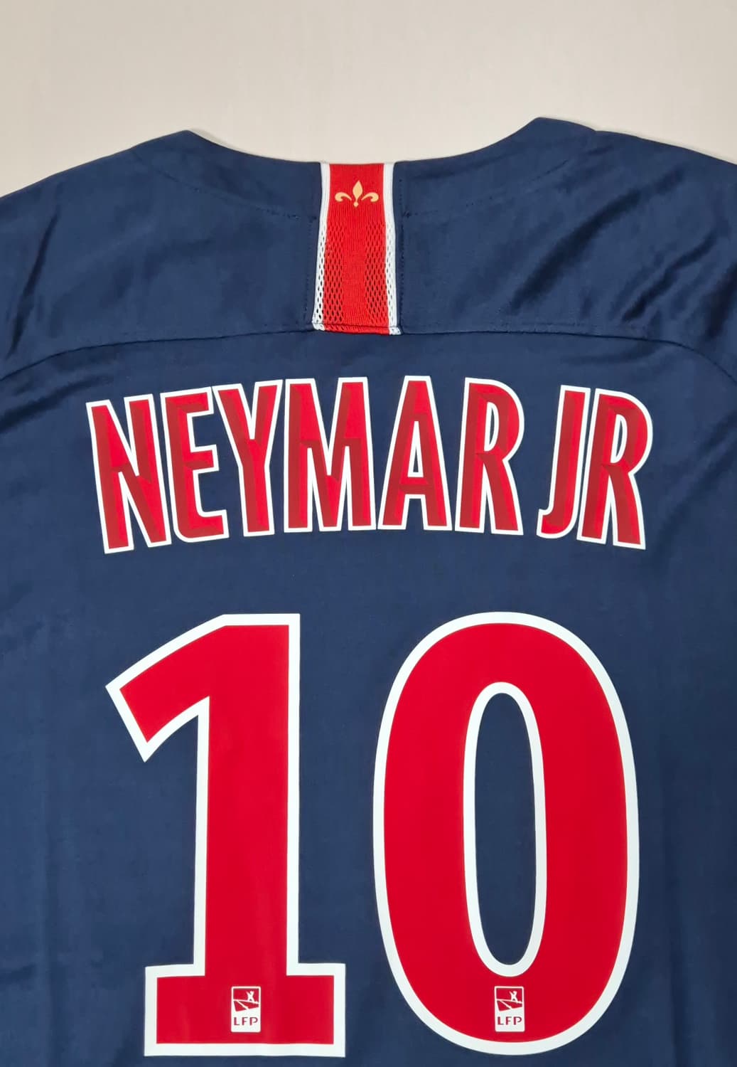 18-19시즌 파리생제르망 홈 네이마르 유니폼 L 상품이미지6