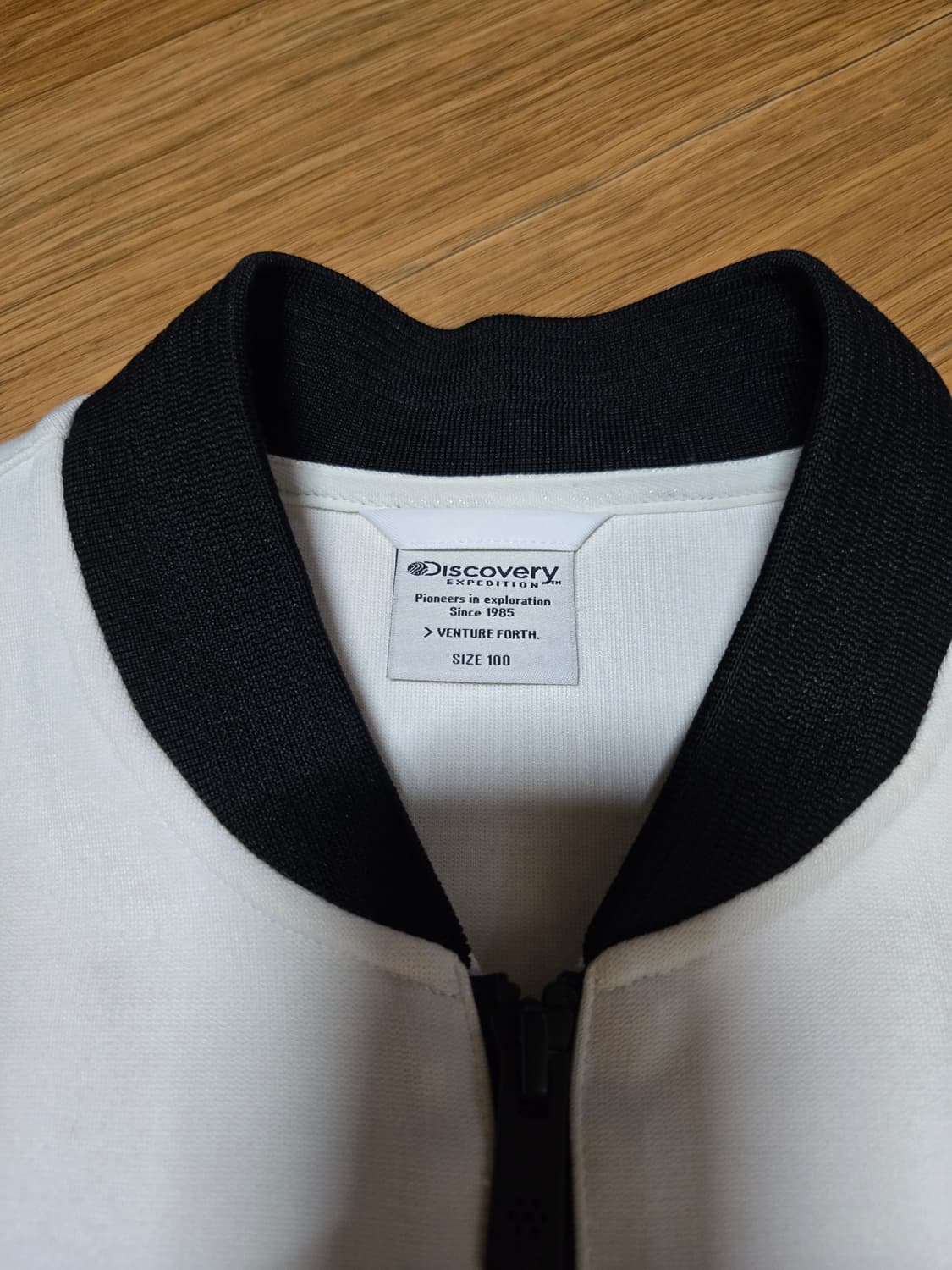 디스커버리 남성 화이트 항공점퍼 봄버자켓 상품이미지6