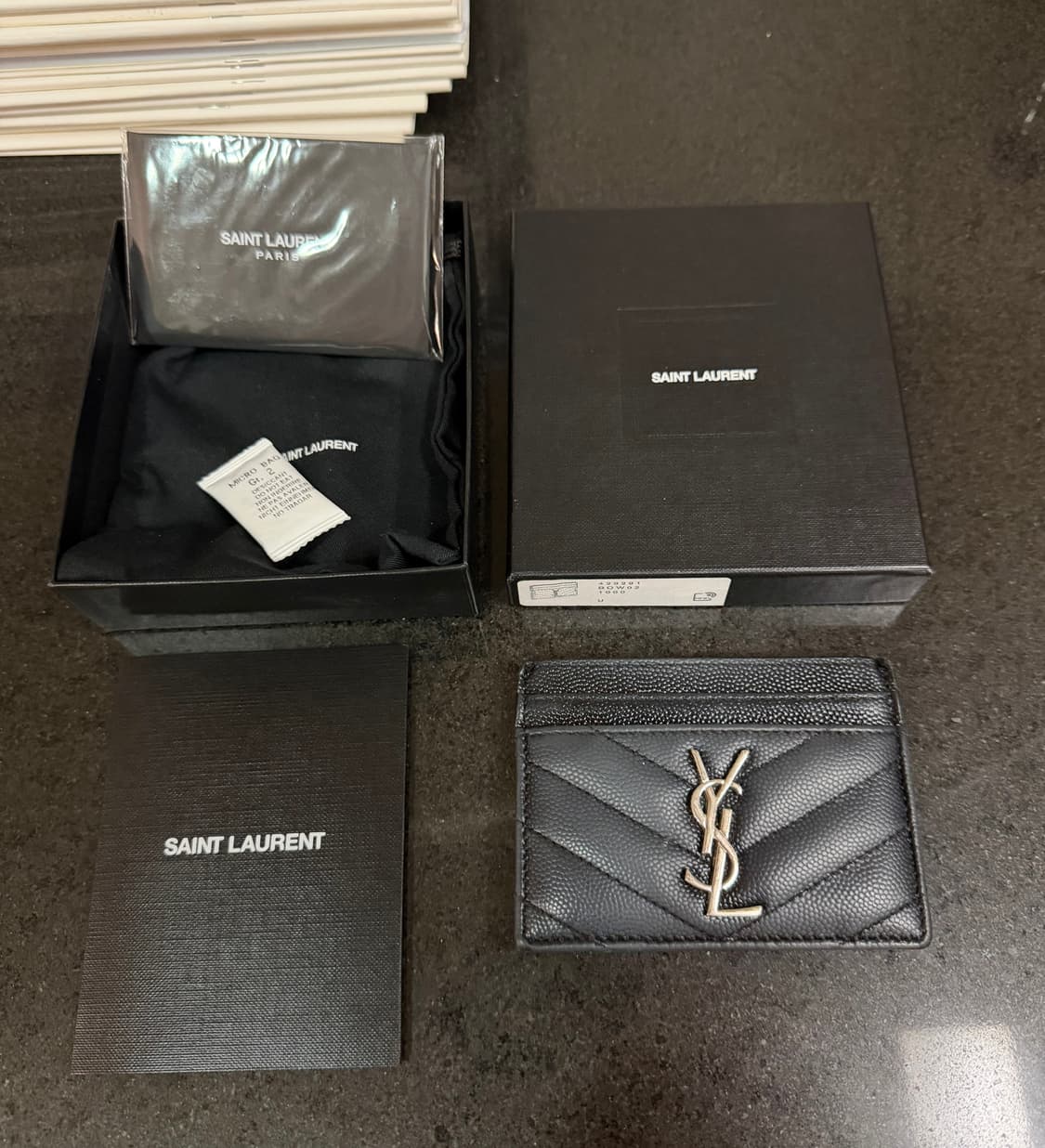 입생로랑 YSl 카드지갑 상품이미지1