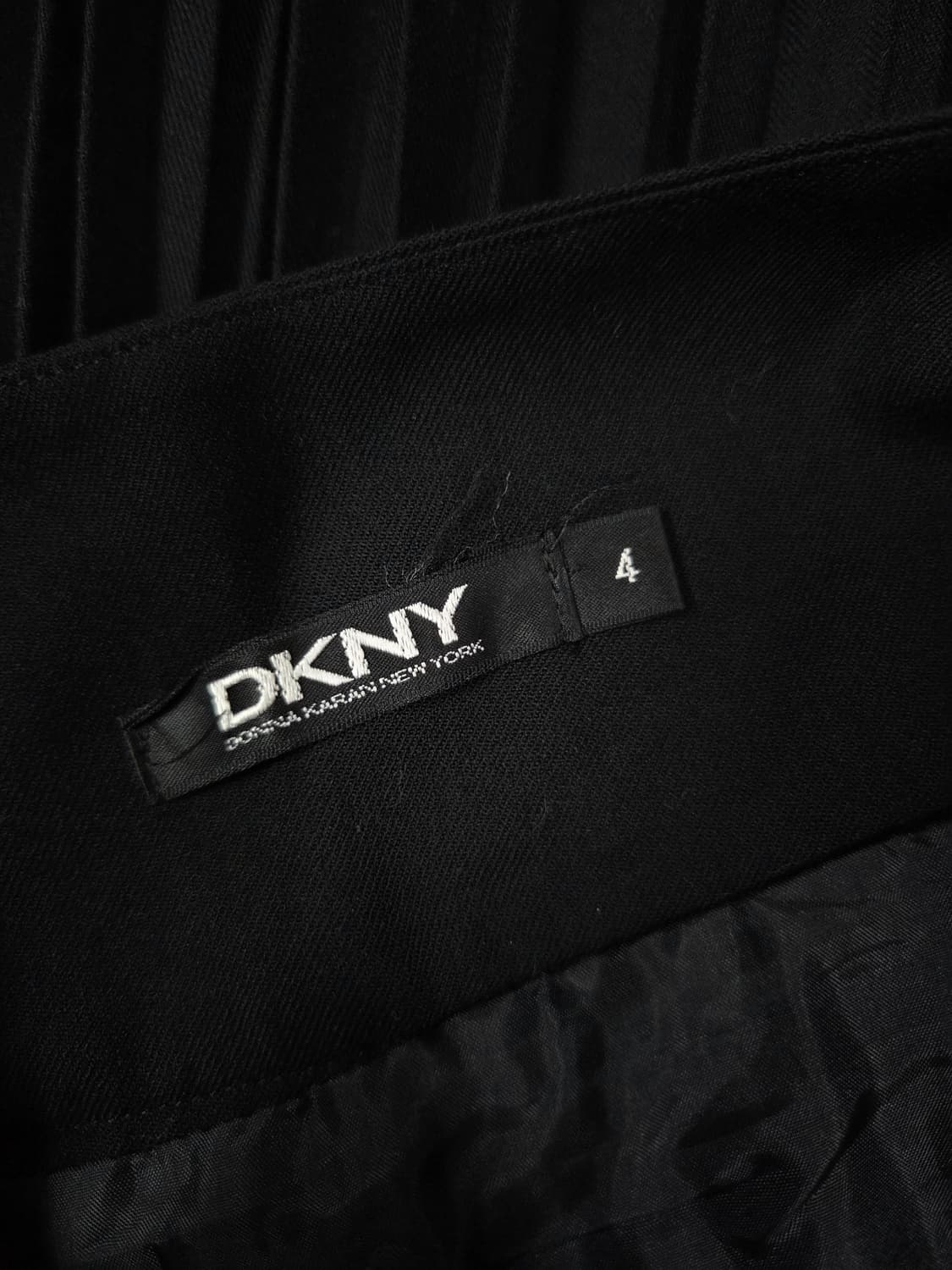 DKNY 블랙 심플 플리츠 스커트 상품이미지6