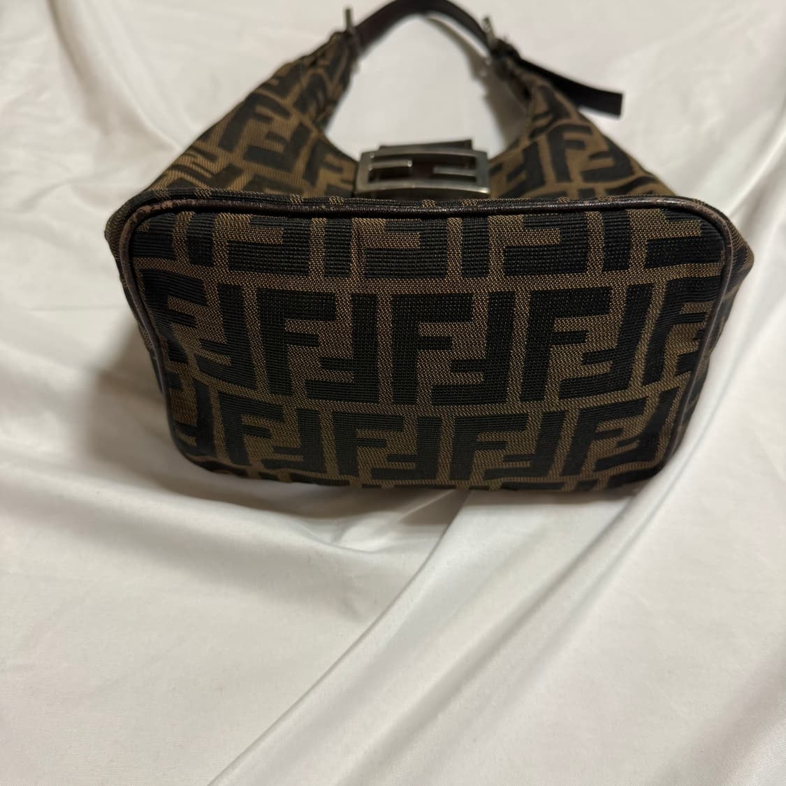 [OS] 펜디 주카 호보백 상품이미지2