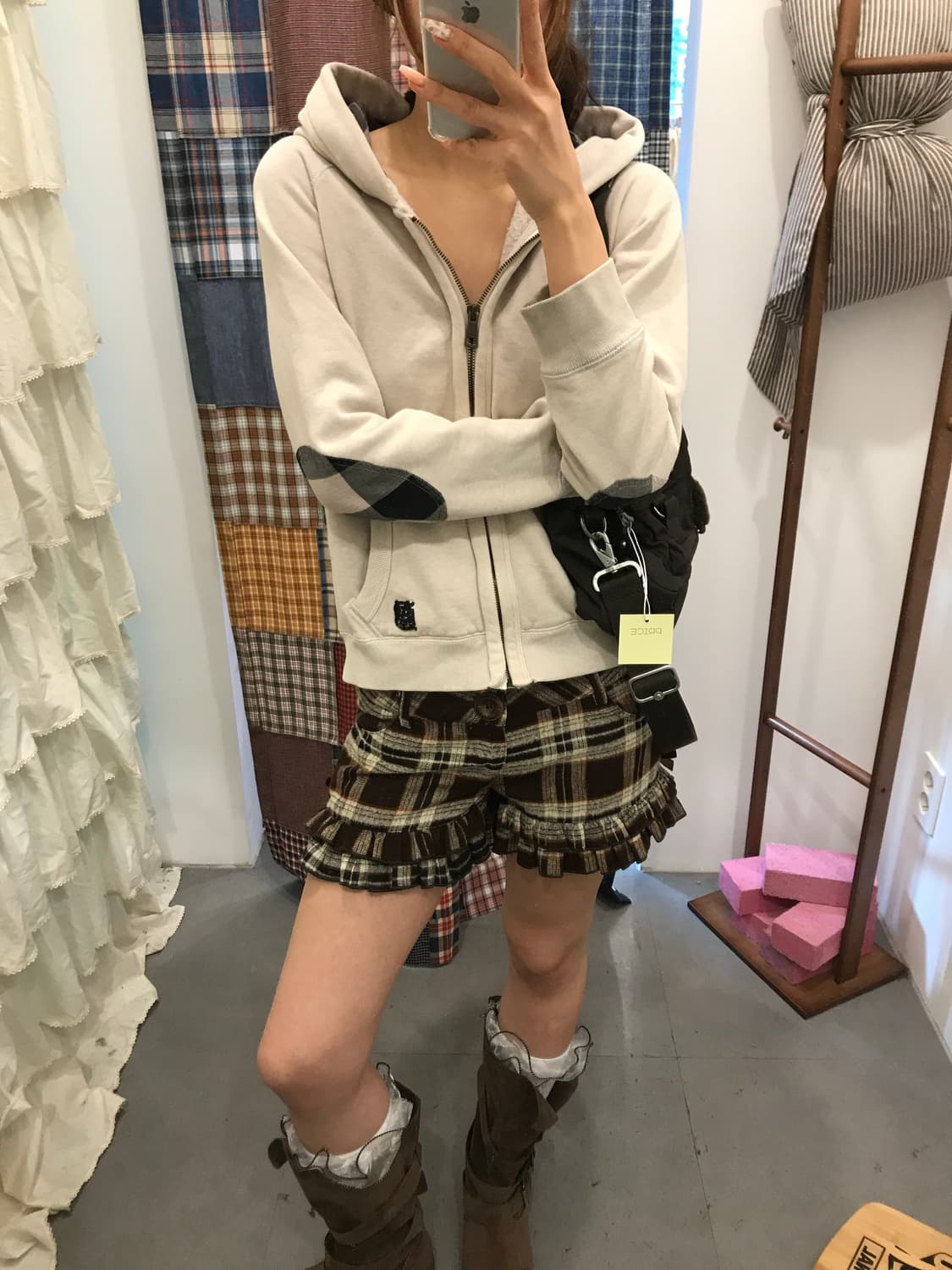 버버리 베이지 패치포인트 후드집업 상품이미지1
