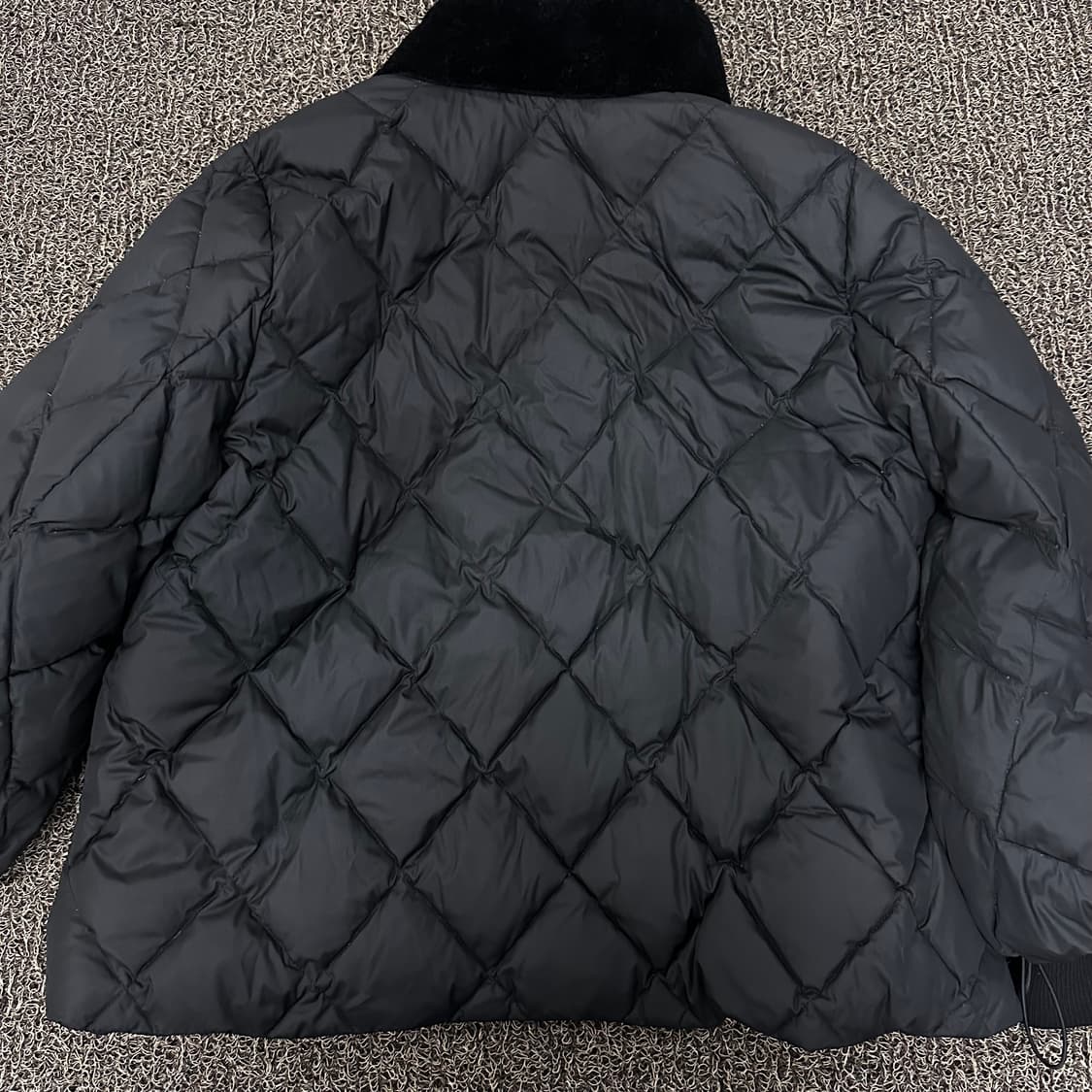 칼라거펠트 여성 구스다운 양모 패딩 블랙 66사이즈 상품이미지7