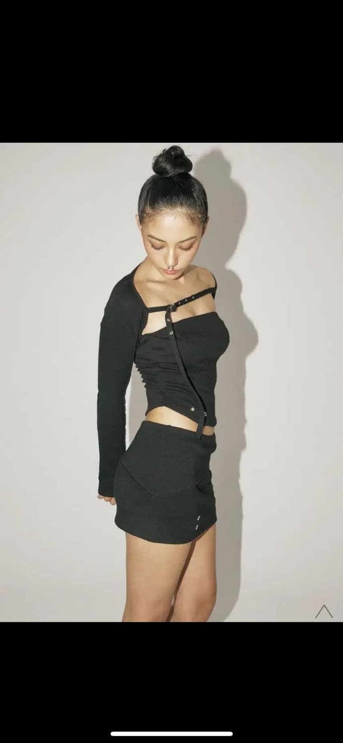 (새상품)쓰리타임즈 조이 스커트 블랙 상품이미지2