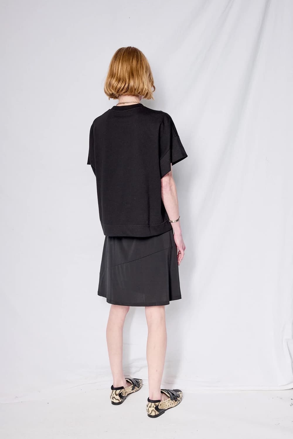 PLASTIC STUDIOS - BLACK TEE 상품이미지4