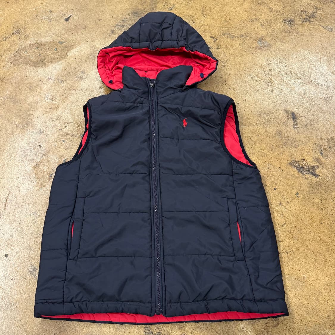 폴로 랄프로렌 검빨 후드 패딩 조끼  상품이미지2