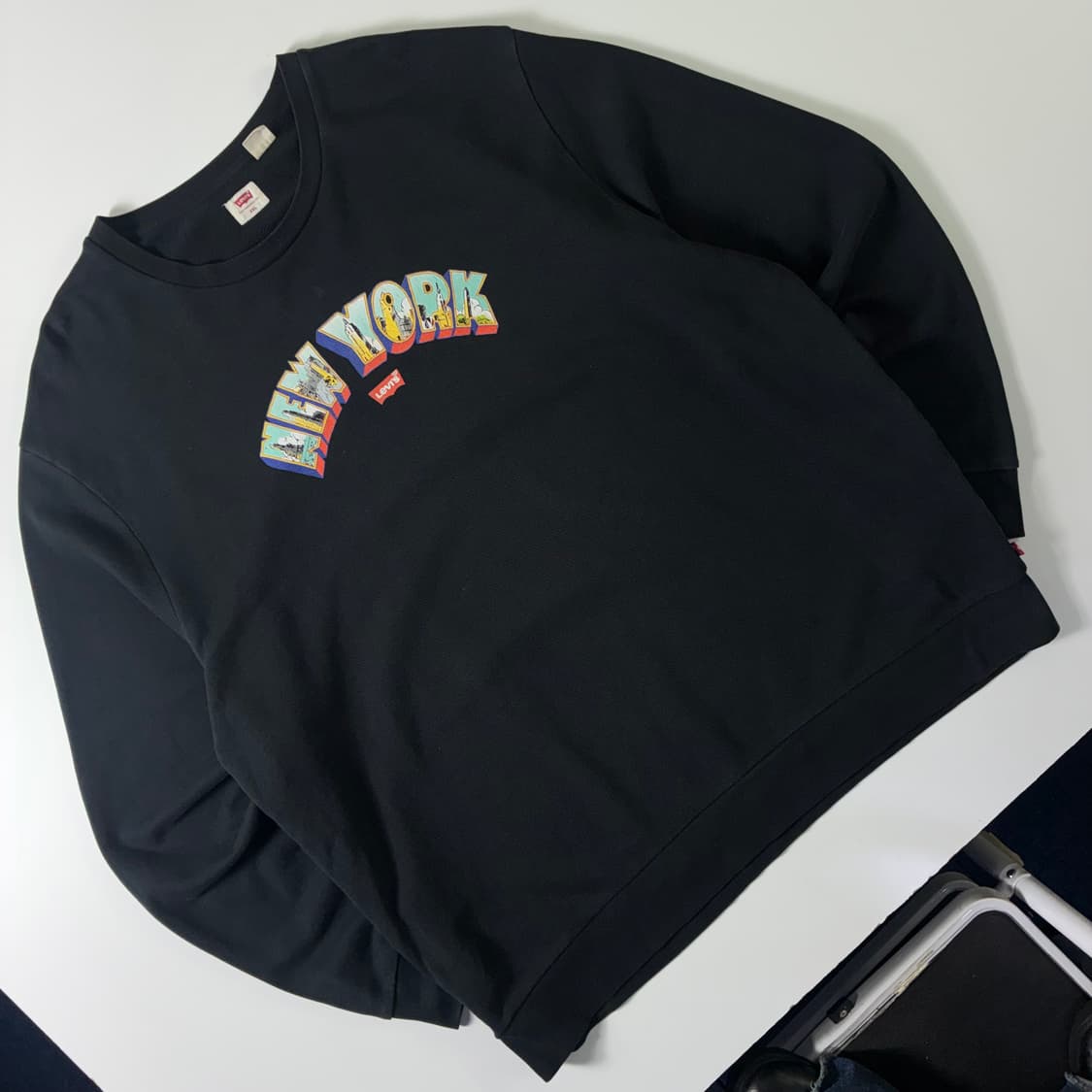 Levi's  리바이스 뉴욕 그래픽 블랙 맨투맨  상품이미지2