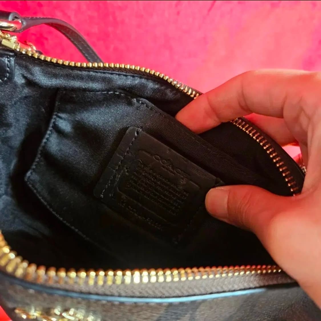 코치(Coach) 시그니쳐 탑핸들 숄더 크로스백 상품이미지8