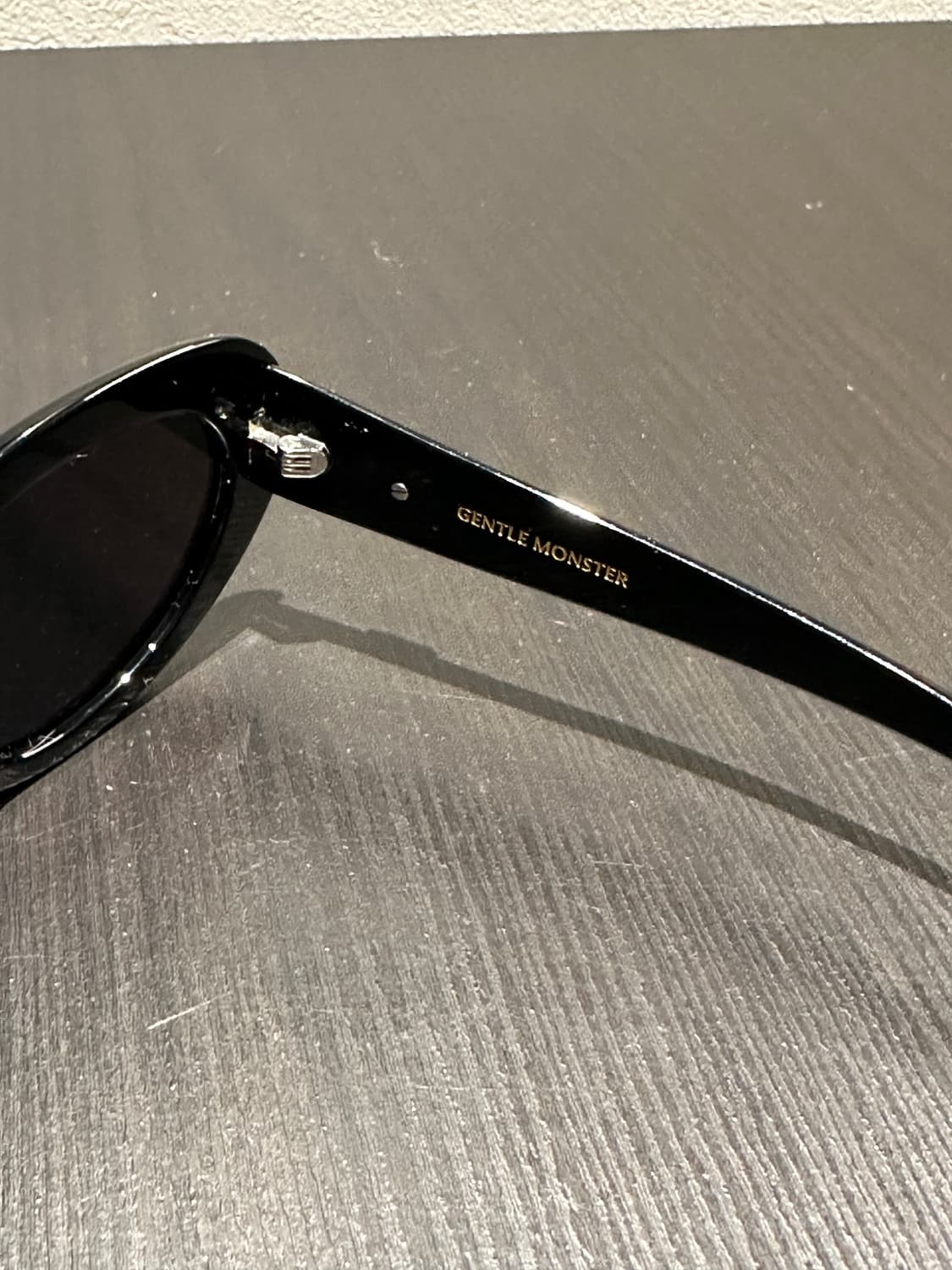 새상품급 풀구성 젠틀몬스터 에이본01 avon01 블랙 선글라스 상품이미지7