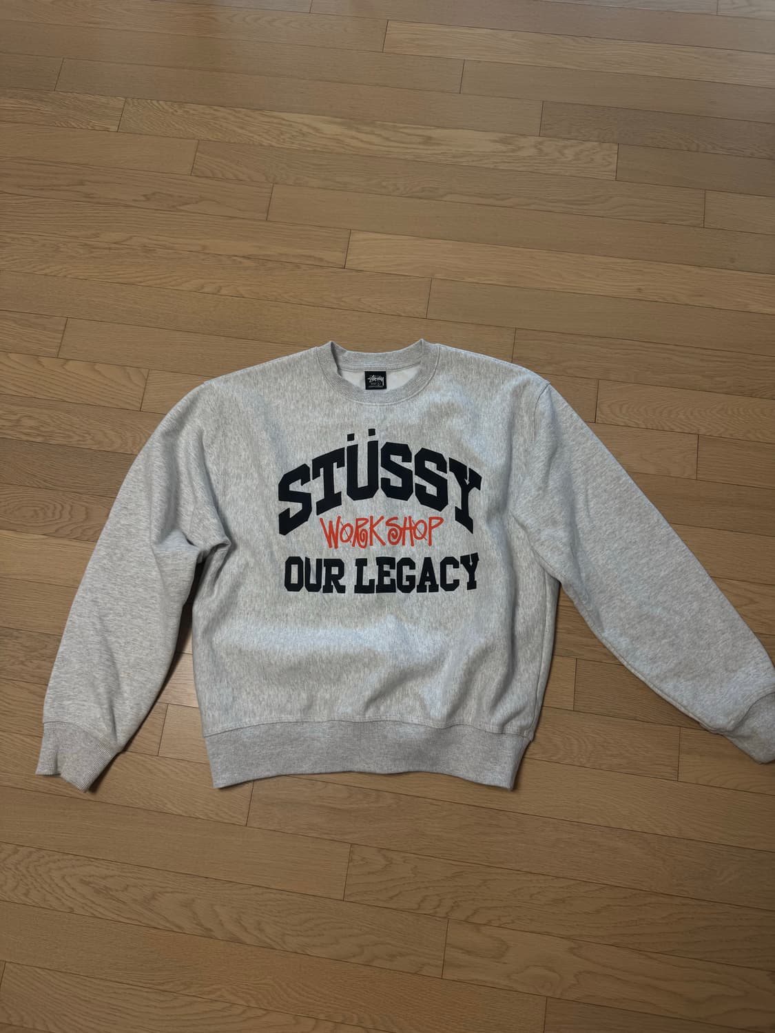 스투시 아워레가시 워크샵 스웻 라지 판매합니다. 상품이미지1