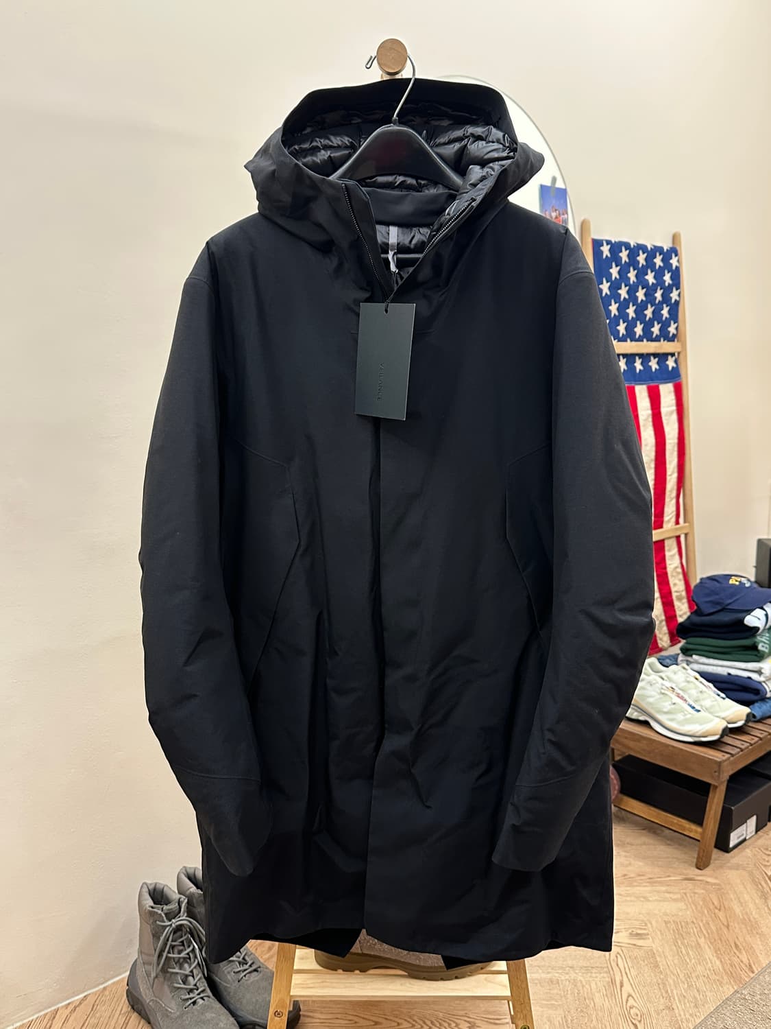 [새제품] 아크테릭스 베일런스 모니터 다운 코트 블랙 컬러 L 상품이미지1