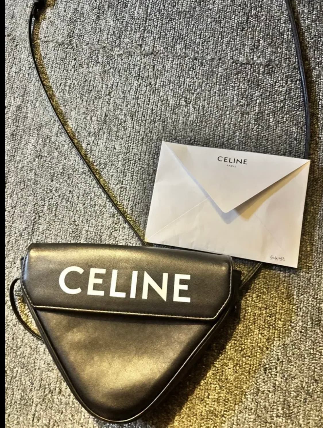 셀린느 트라이앵글 백 블랙 상품이미지3