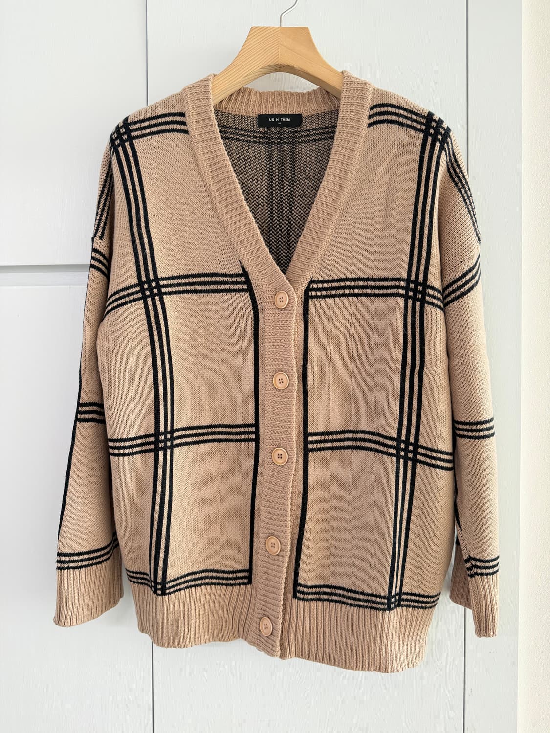 베이지색 체크 박시 가디건 상품이미지1