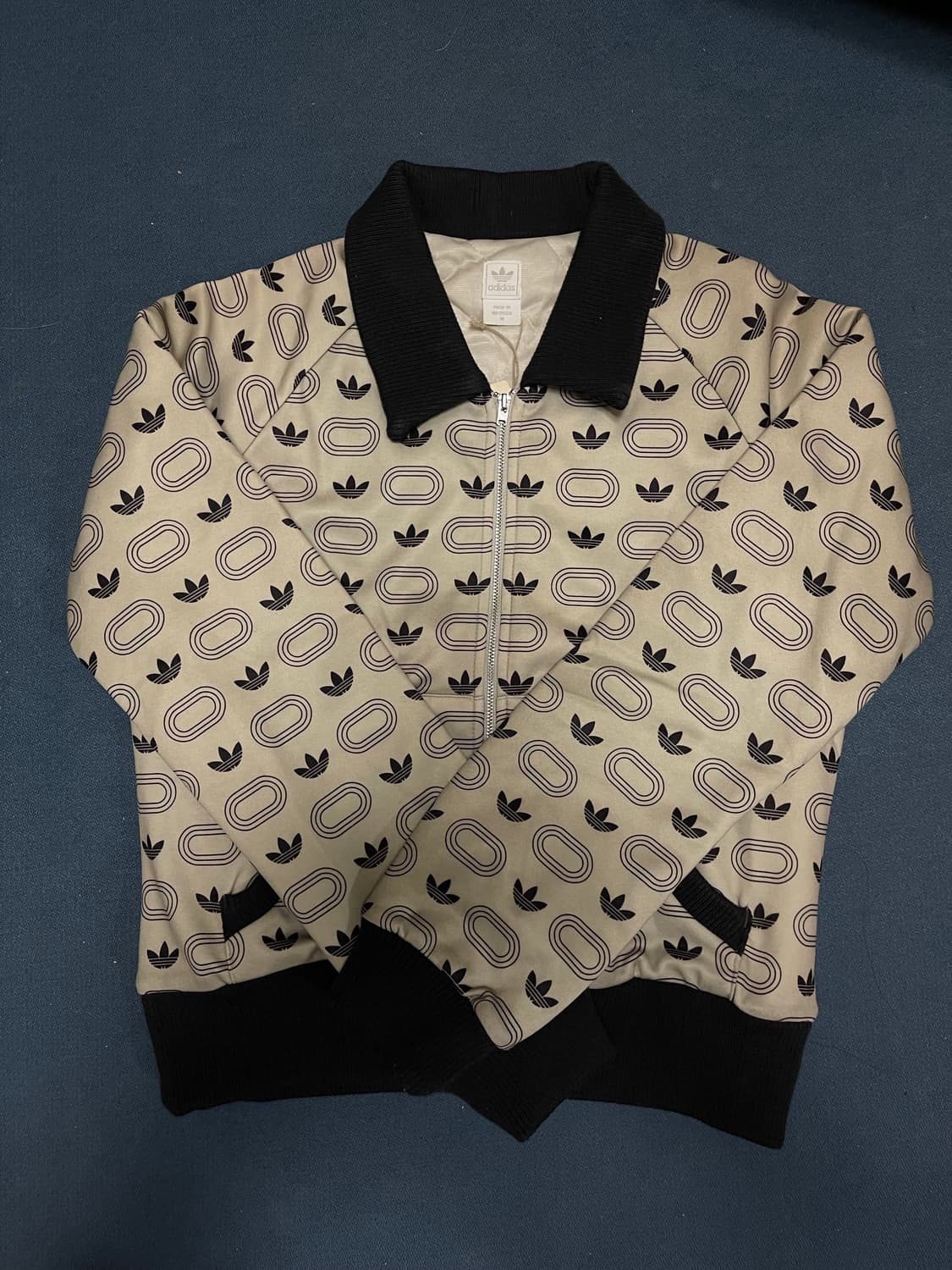 (새상품) 아디다스 희귀져지 트랙탑 카키 자켓 상품이미지2