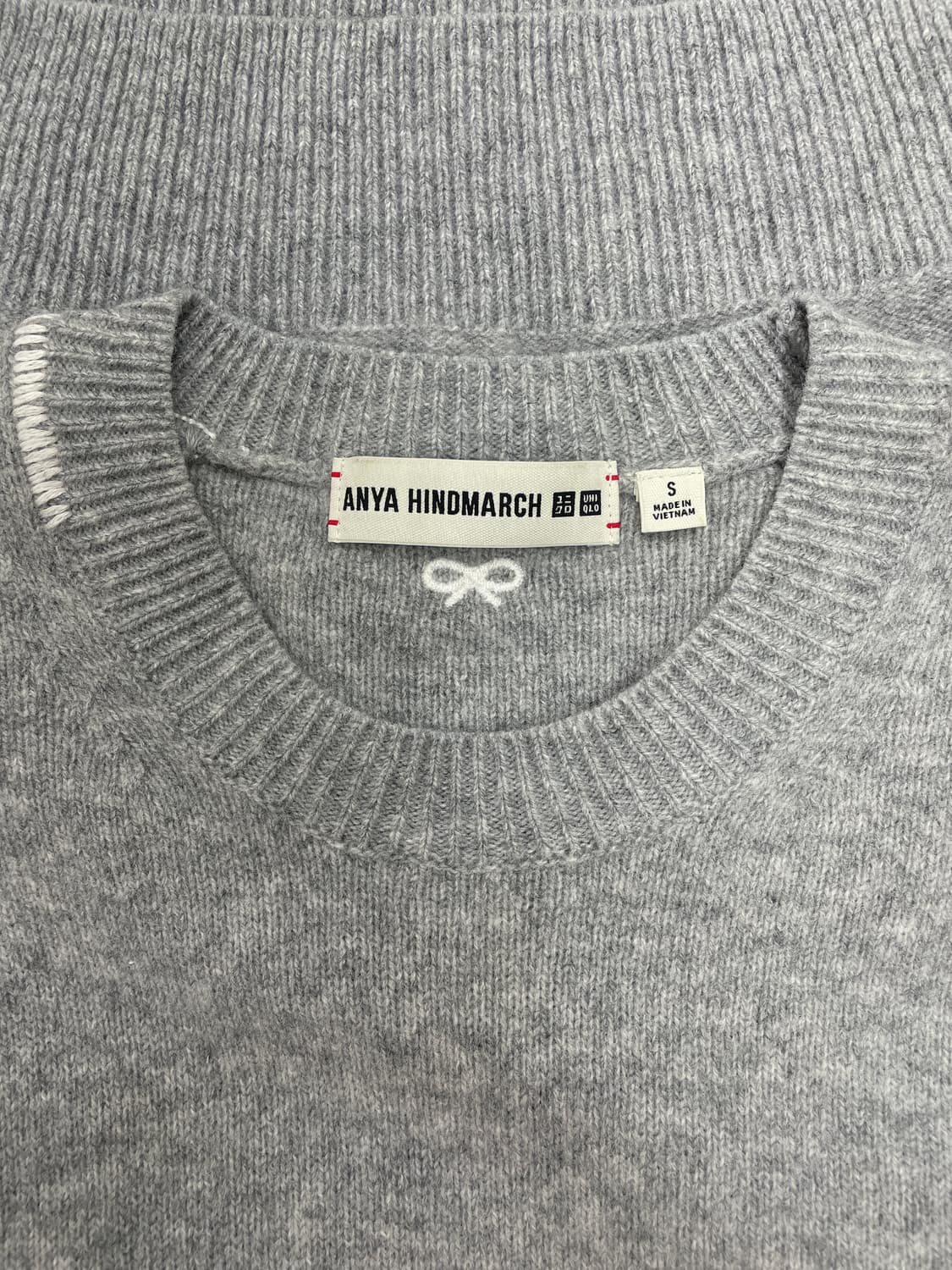 유니클로 x 안야 힌드마치 프리미엄 램스울 크루넥 니트 상품이미지6