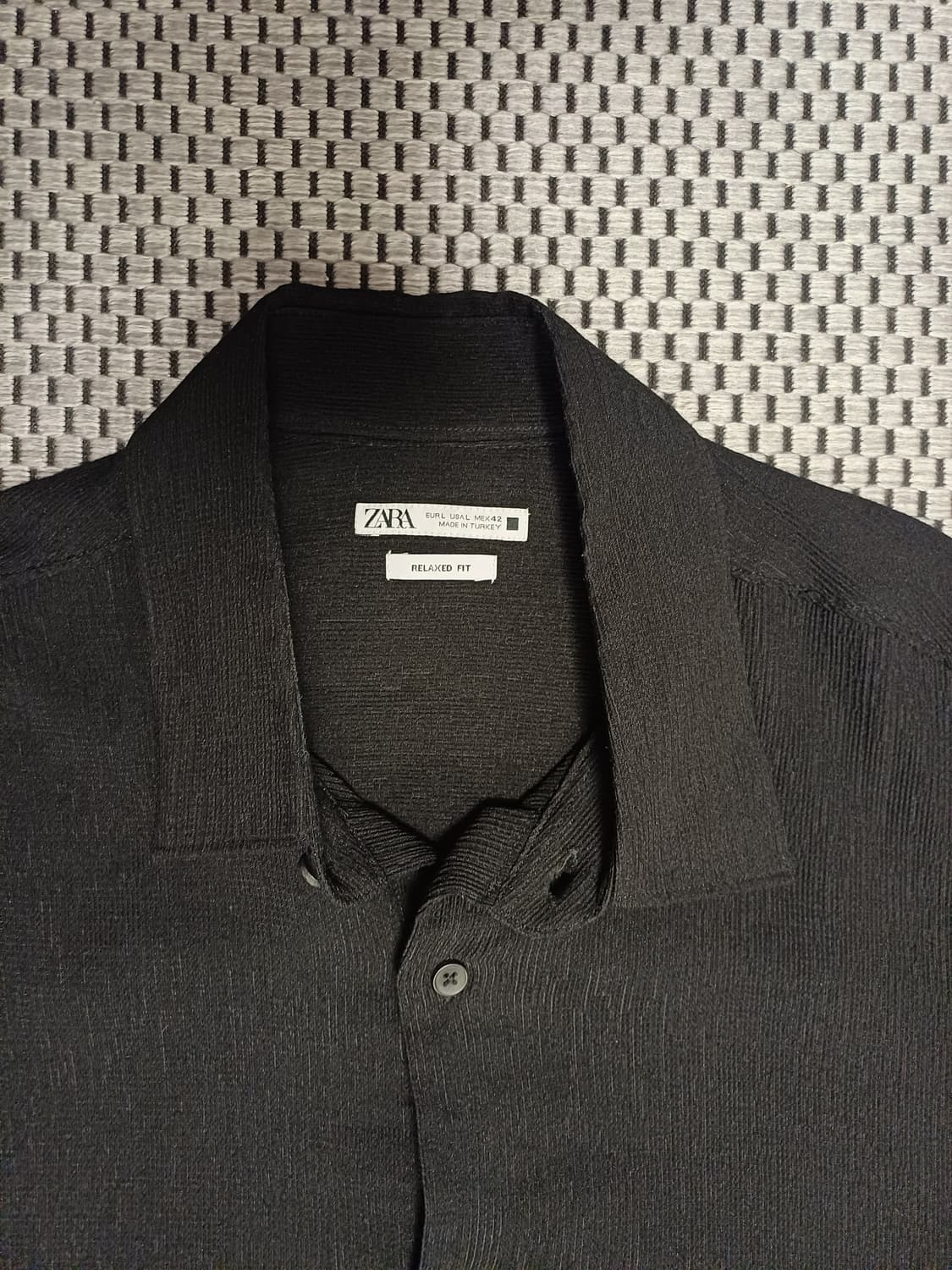 [L] 자라(ZARA) 남성 릴랙스핏 오픈칼라 반팔 셔츠 블랙 상품이미지4