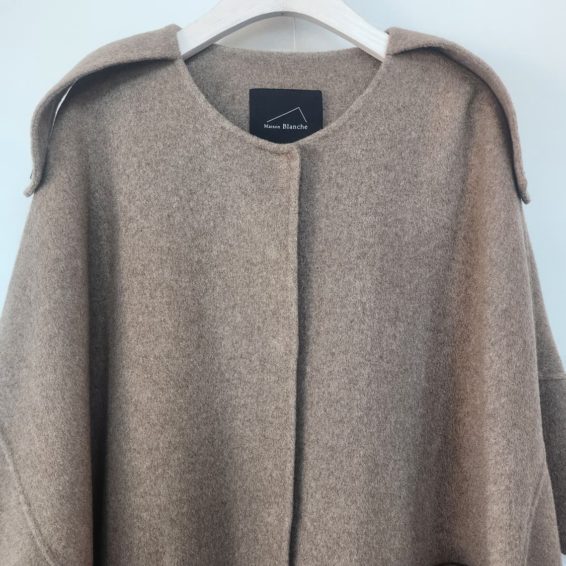 메종블랑쉬 케이프 코트 브라운 상품이미지2