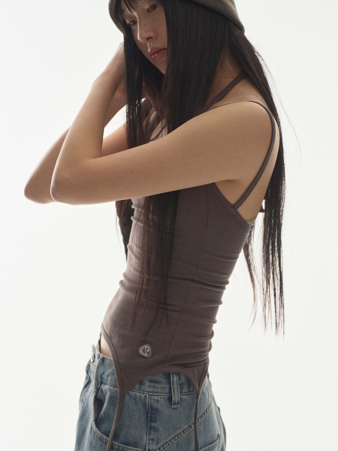 코이세이오 홀터 스트랩 슬리브리스 차콜 상품이미지2