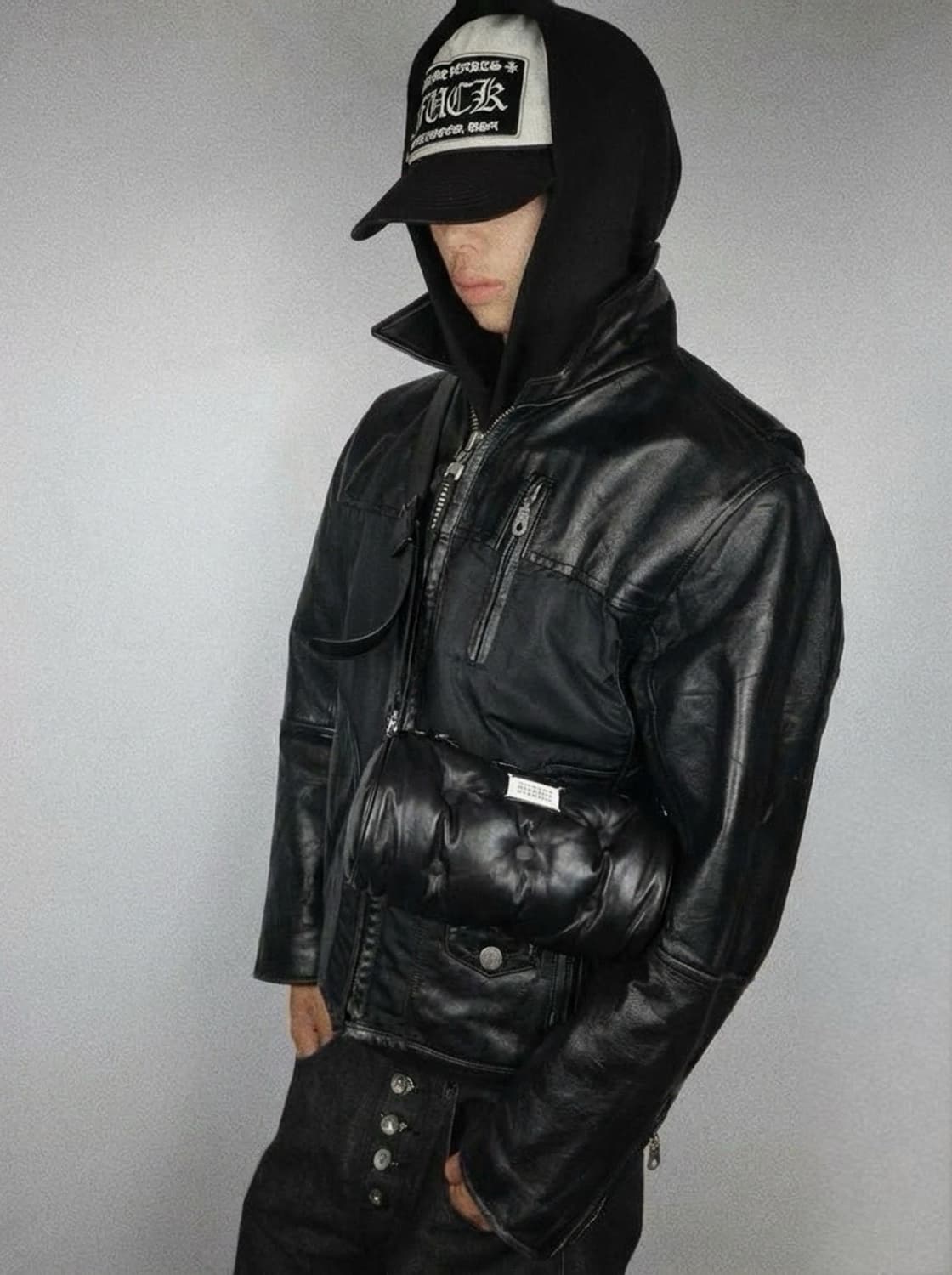 마르지엘라 글램 슬램 카프스킨 필로우백 상품이미지1