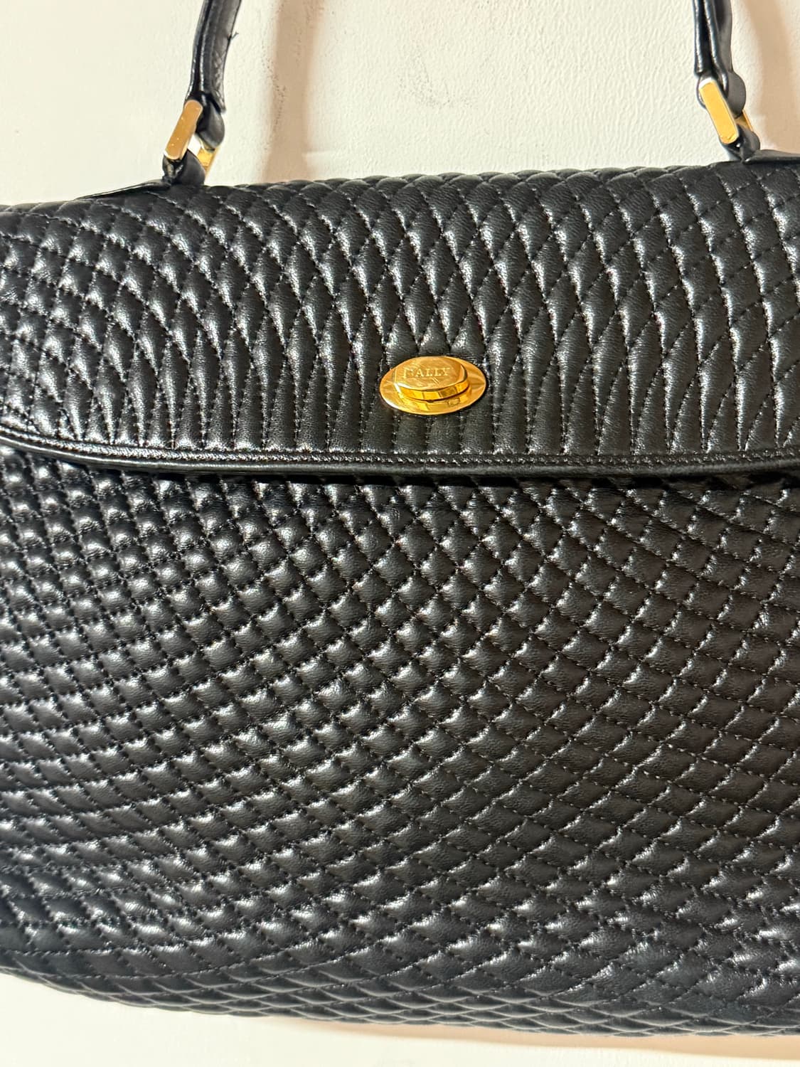 Bally 발리 블랙 퀼팅 레더 핸드백 상품이미지5