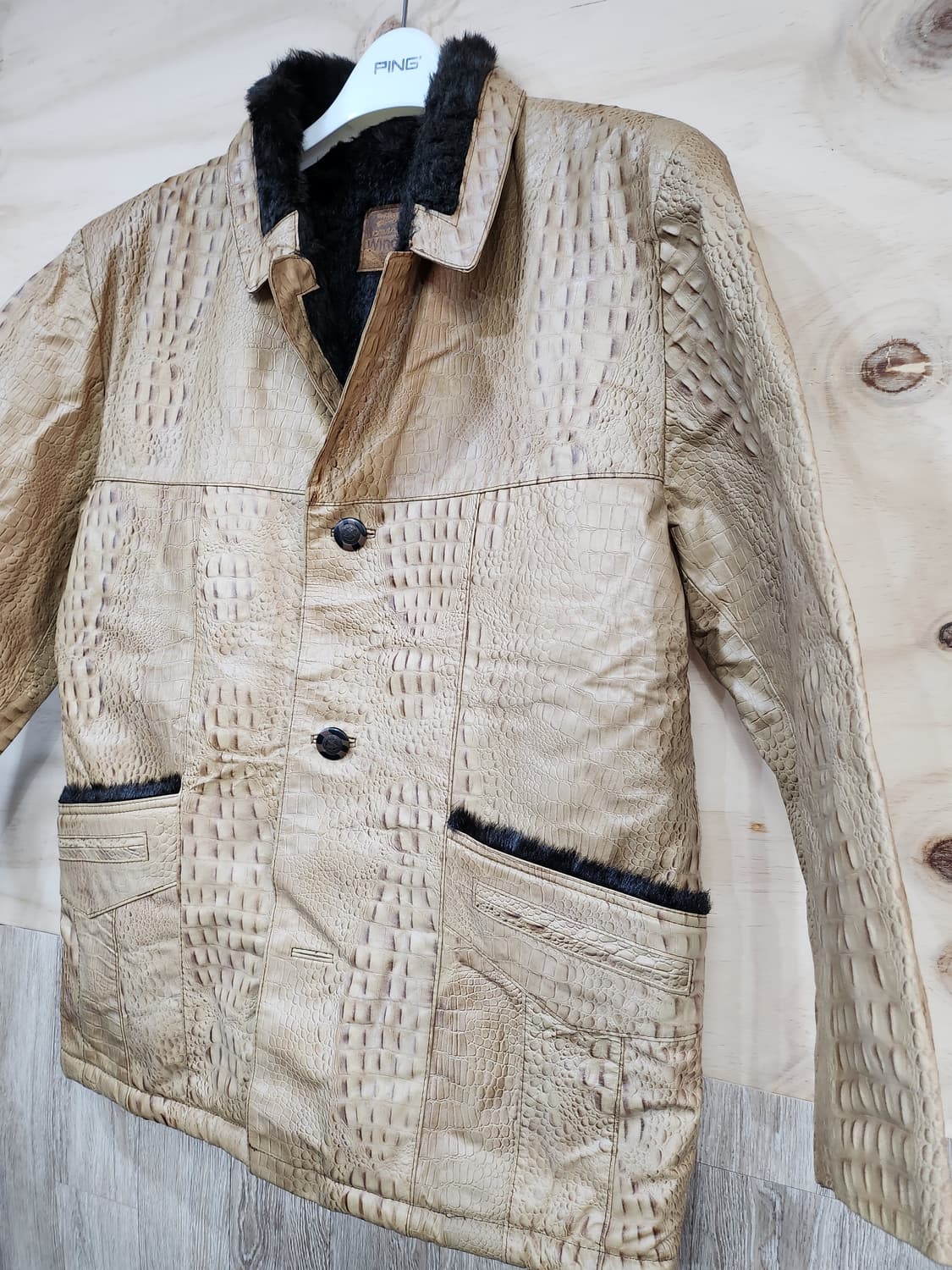 406) 위노하스터 Cavial winohaster 악어가죽 무스탕 자켓 상품이미지3