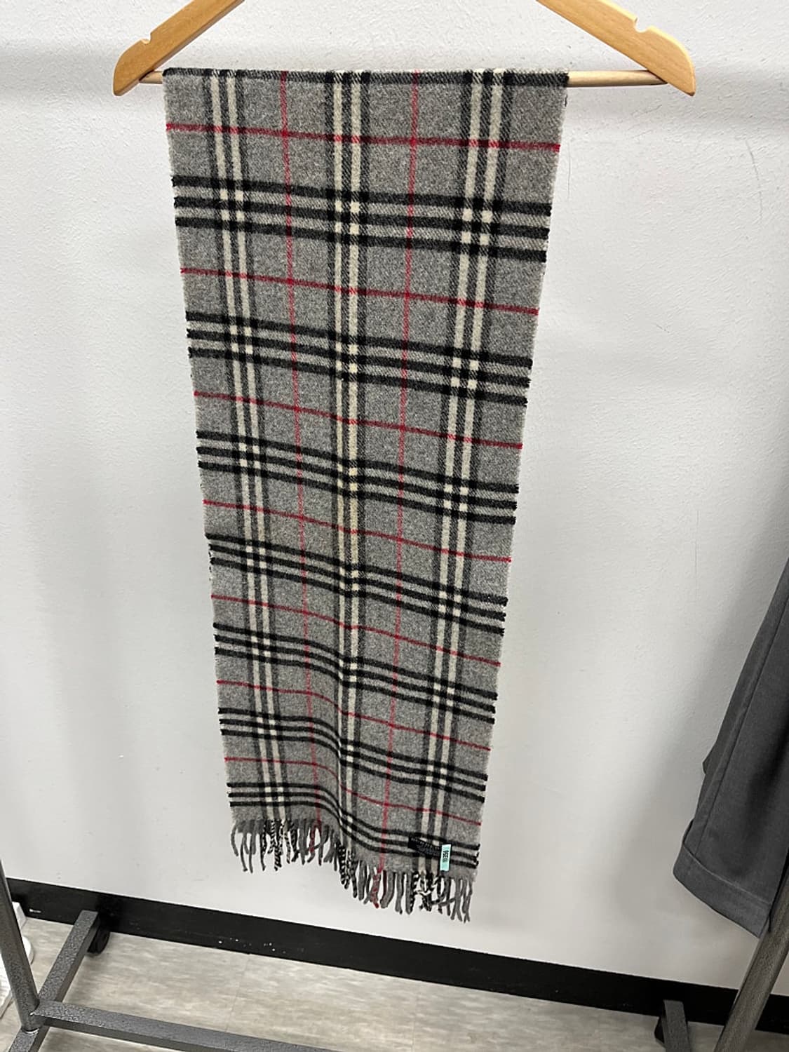 버버리 그레이 울 머플러  상품이미지3