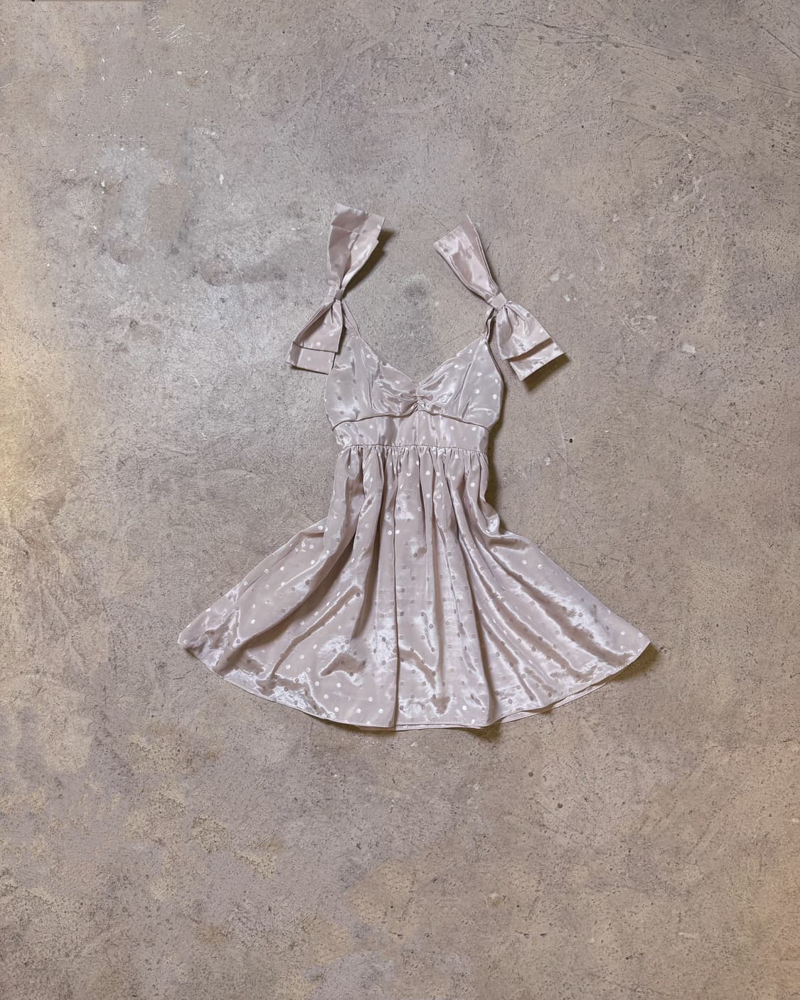 어깨 리본 포인트 도트 원피스 상품이미지1