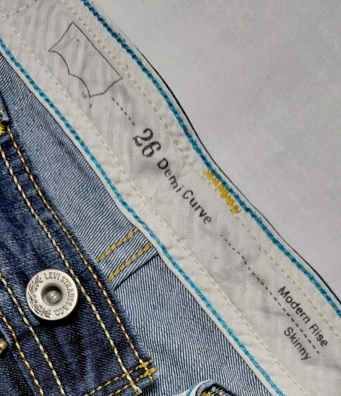 [W26] 리바이스 데미 커브 스키니 - 유니크 민트탭 & 플랩 포켓 상품이미지4
