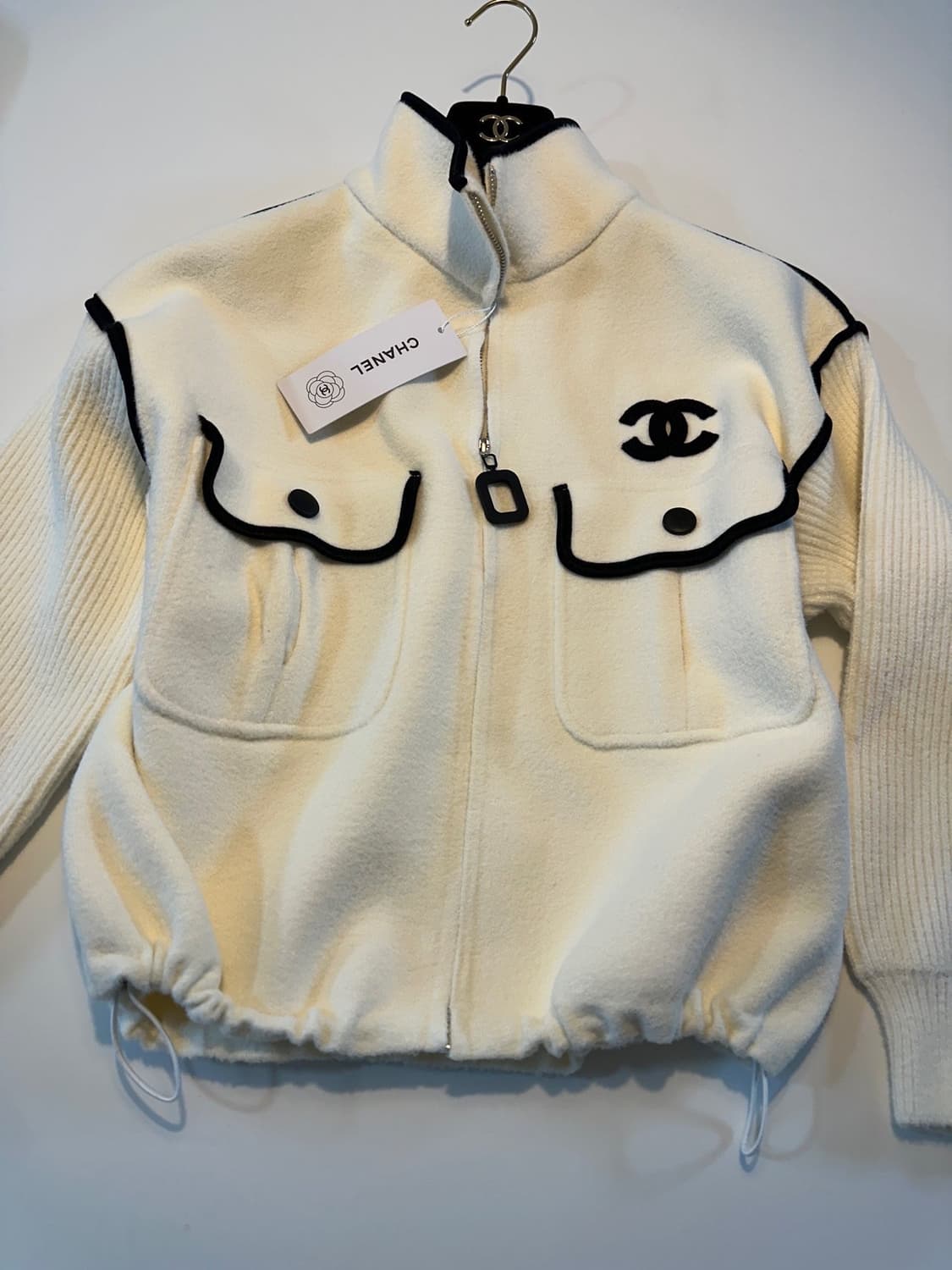 (새상품)샤넬집업 상품이미지3