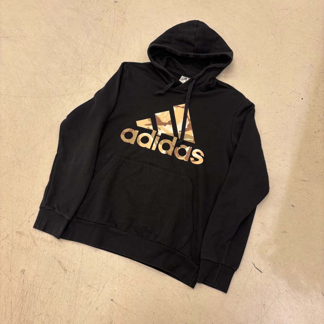 아디다스 이큅먼트 빅로고 후드티 상품이미지1