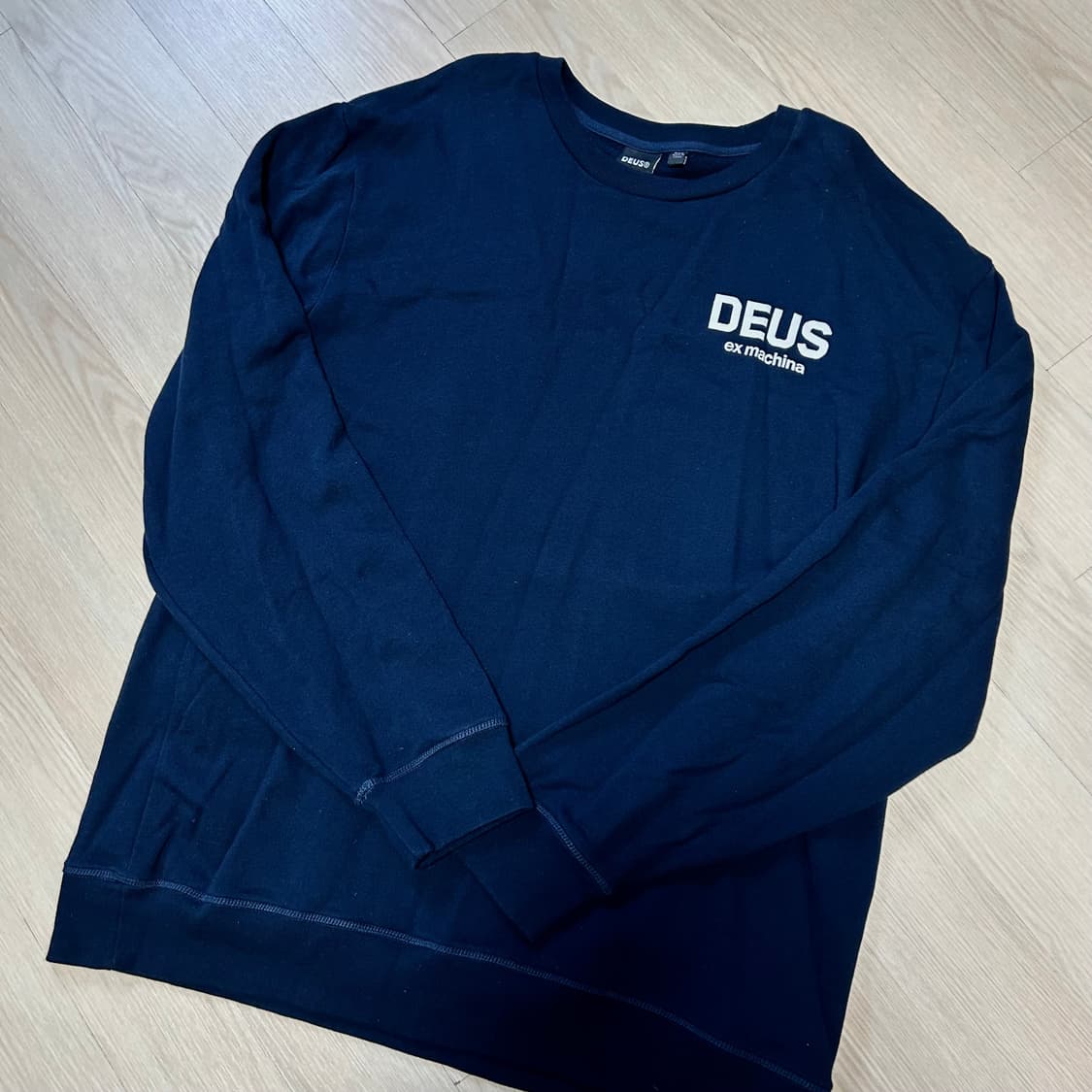 데우스 엑스 마키나 네이비 맨투맨 상품이미지3