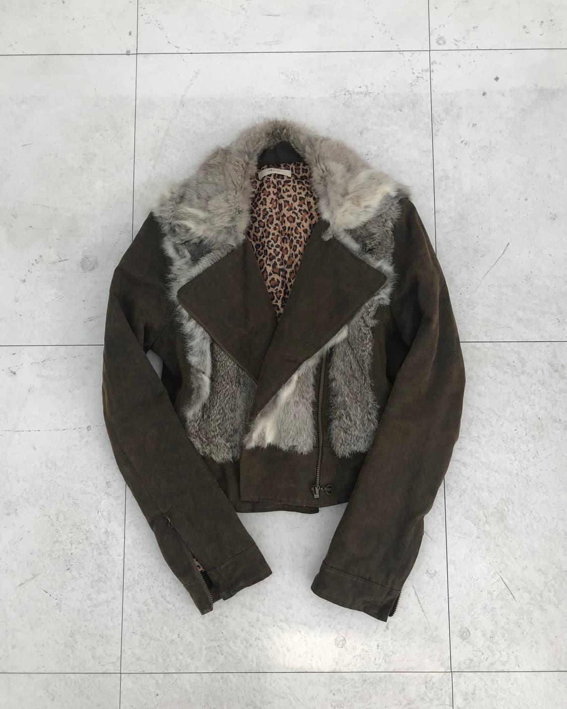 백 코르셋 디테일 브라운 퍼 트리밍 자켓 상품이미지1