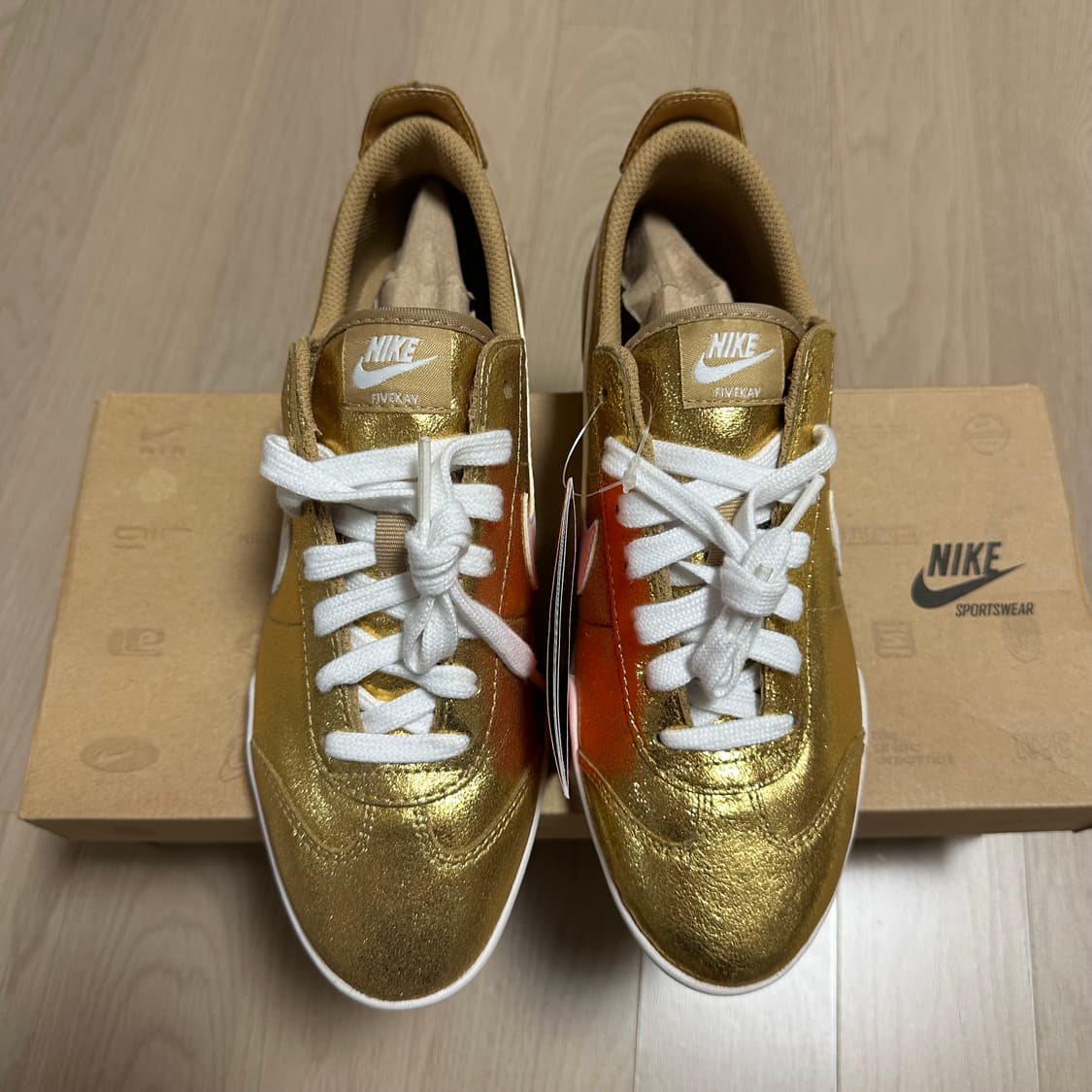 나이키 골드 스니커 (454408 700) 235 사이즈 / 새상품 상품이미지1