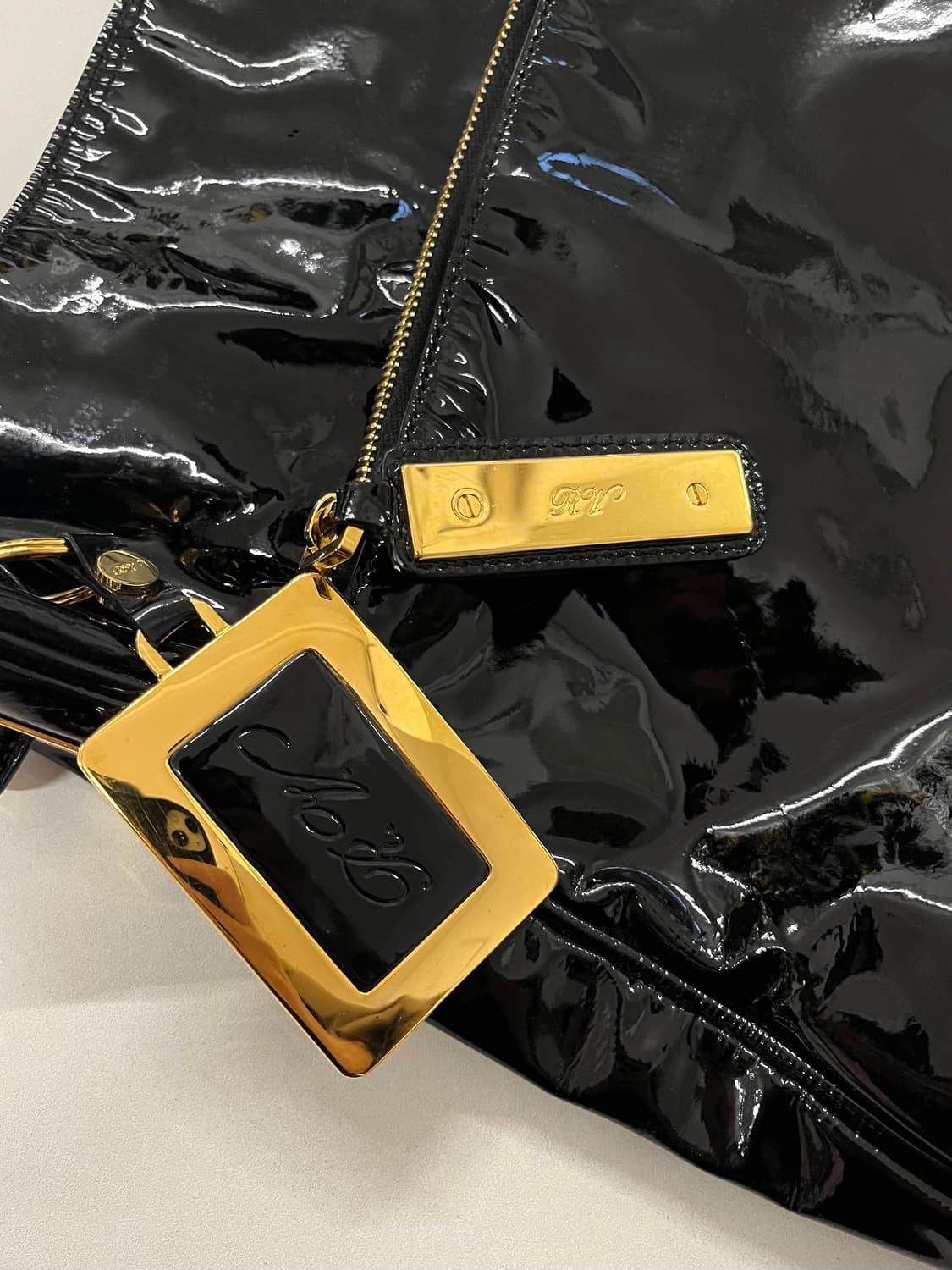 로저 비비에 페이던트 레더 체인 숄더백 상품이미지5