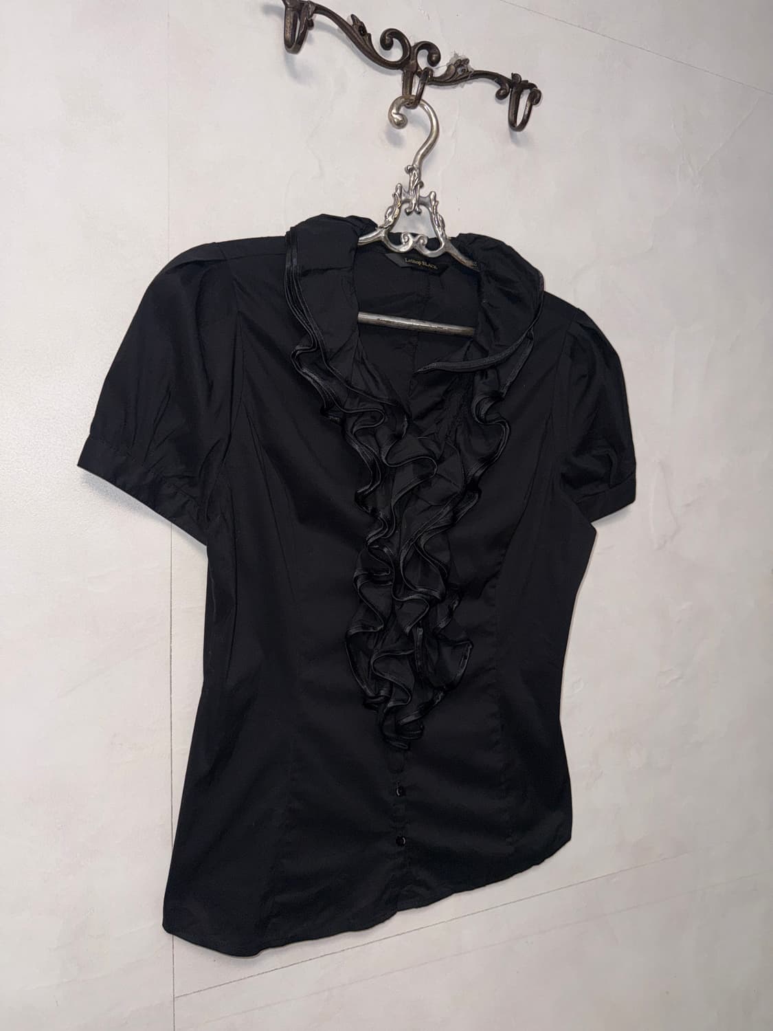 Black ruffle collar half button blouse 상품이미지5