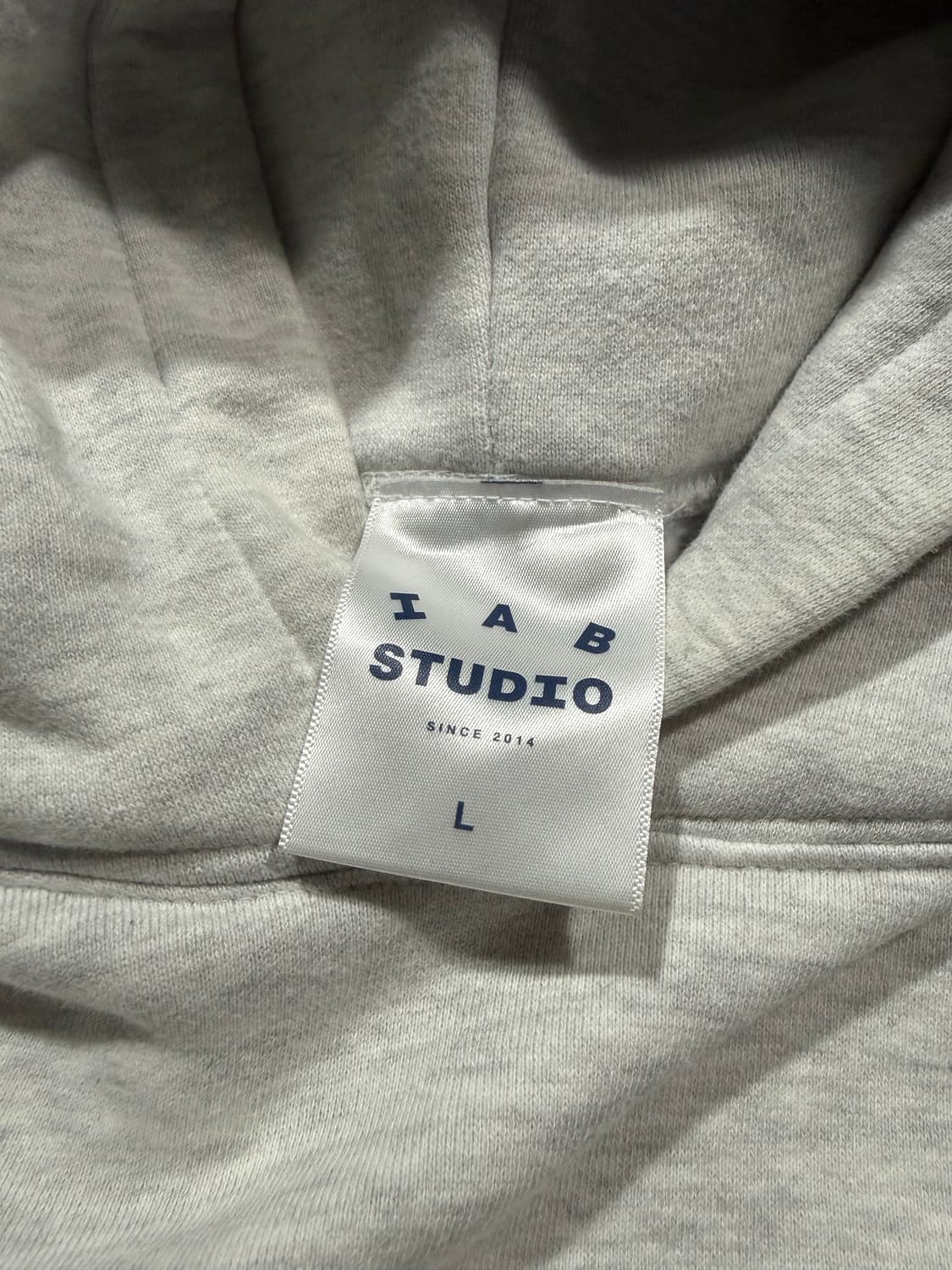 IAB Studio 아이앱스튜디오 후드티 상품이미지4